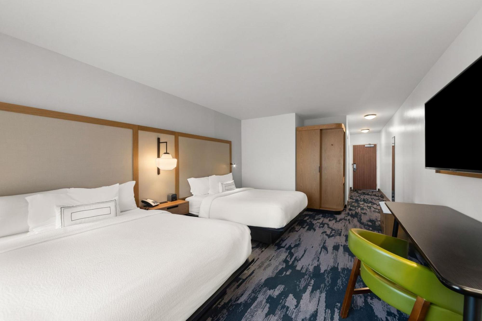 Queen Room Two Queen Beds Bathtub Mobility Access or Hearing Accessible