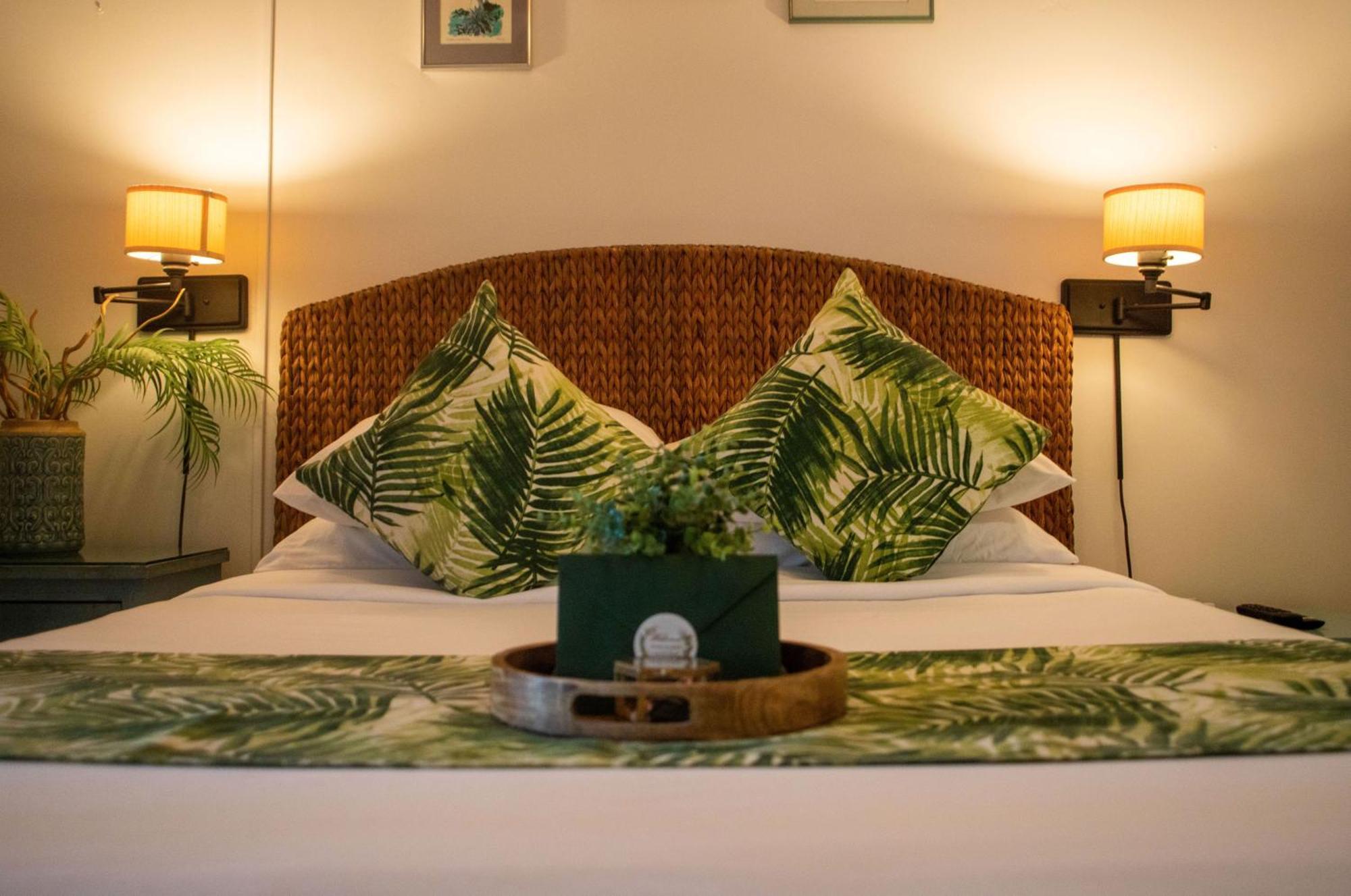 Standard Queen Room Poolside