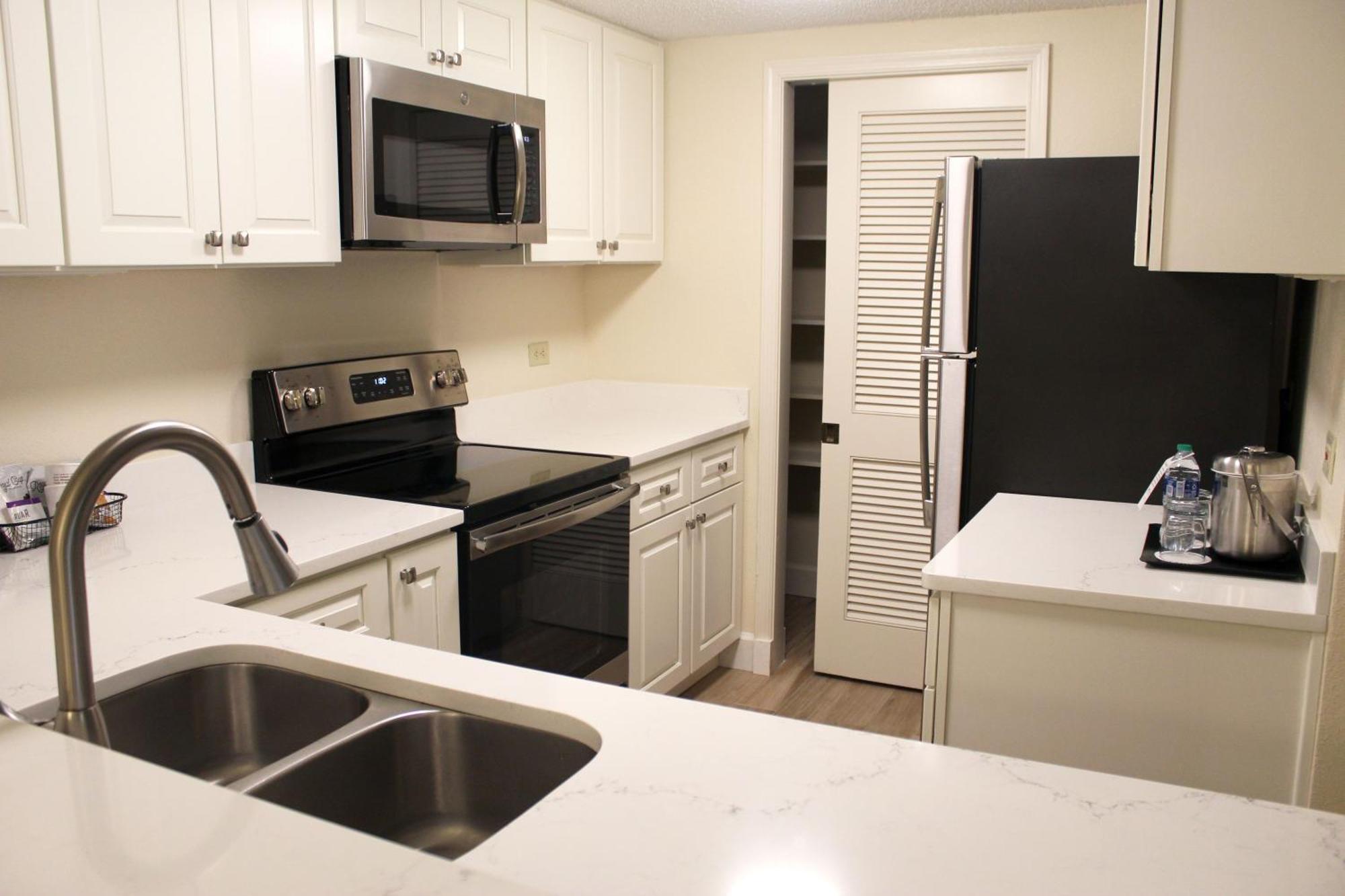 1 Bedroom King Suite
