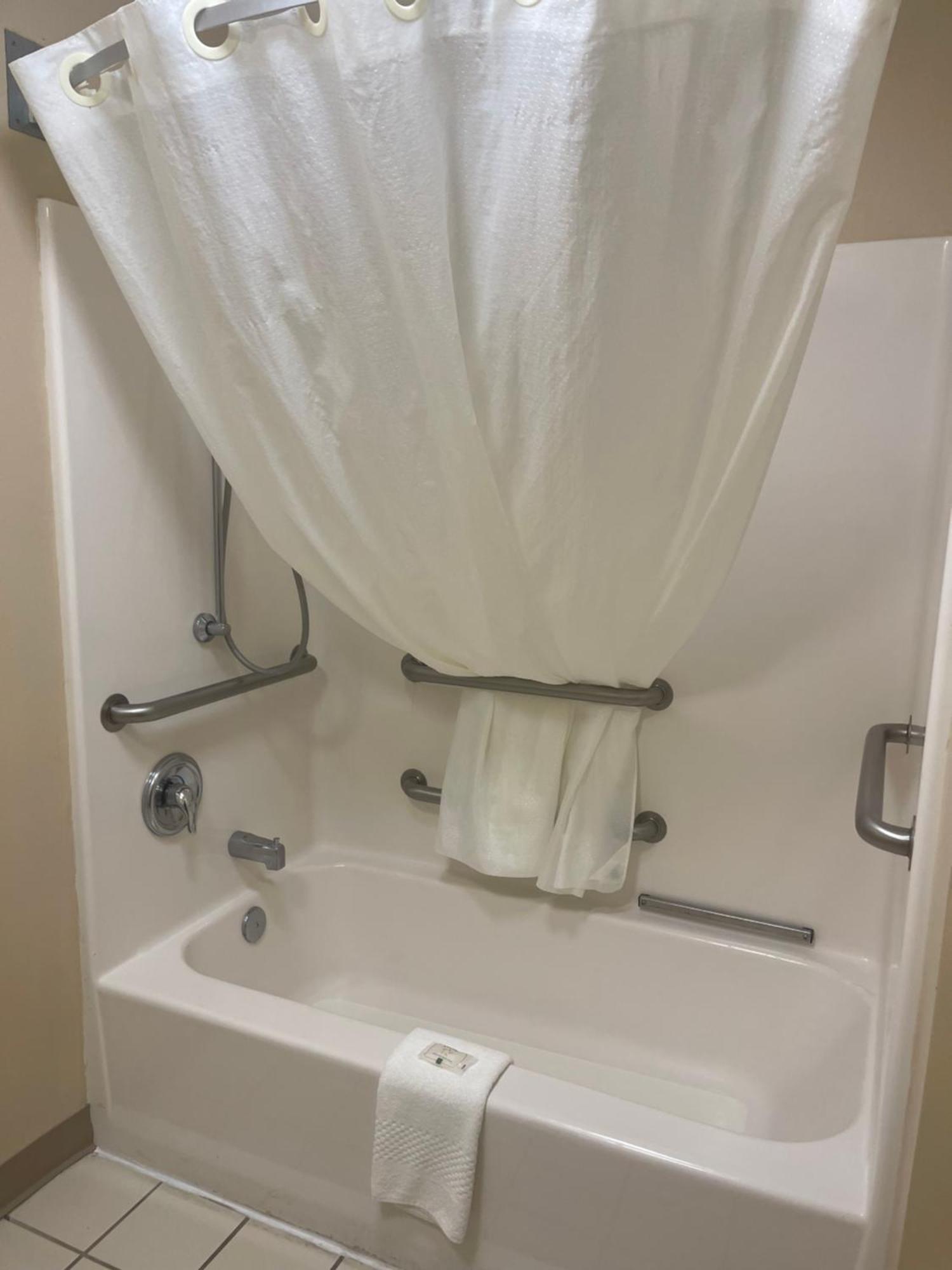King Room Accessible or Non-Smoking