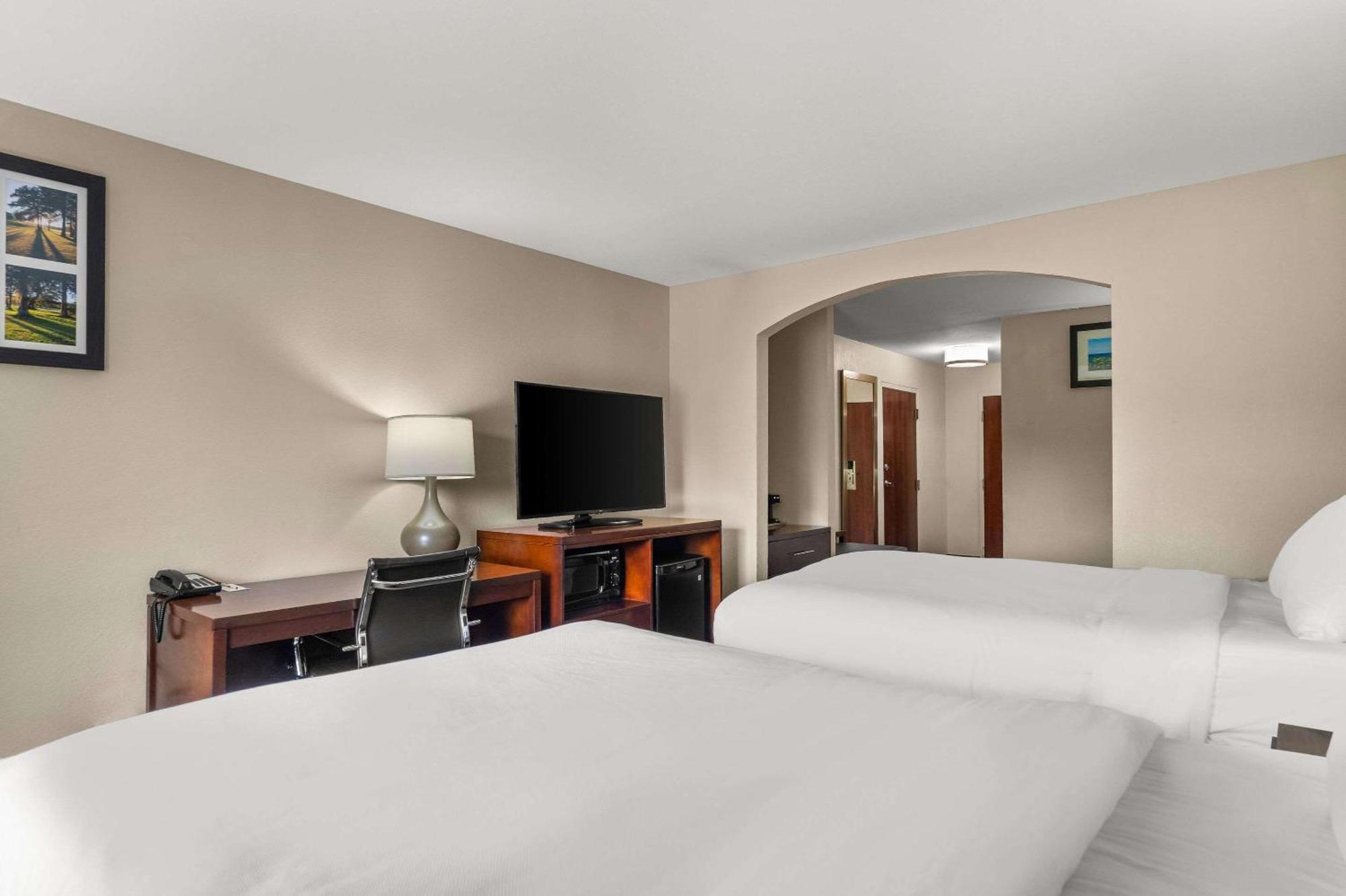 Suite with Two Double Beds and Sofa Bed - Non-Smoking