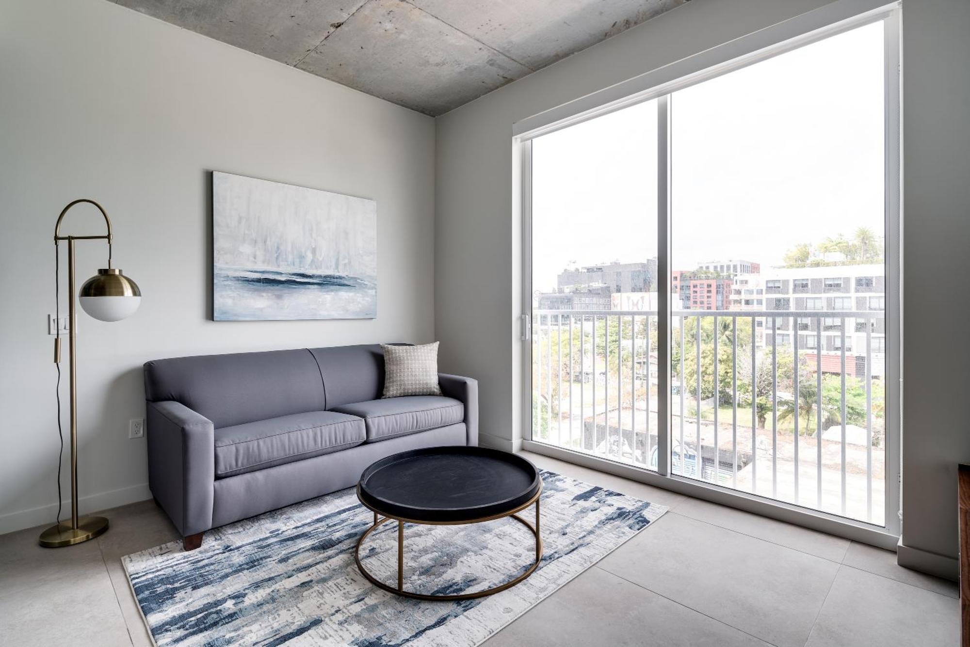 One-Bedroom Apartment (Self Check-in with Virtual Front Desk)
