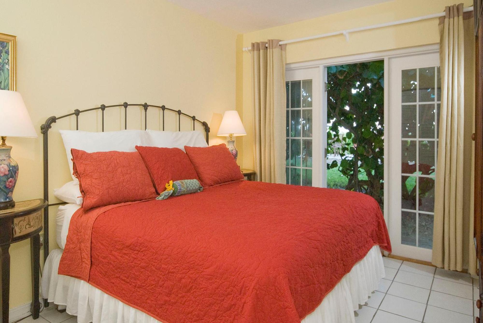 Two-Bedroom King Apartment Oceanfront View