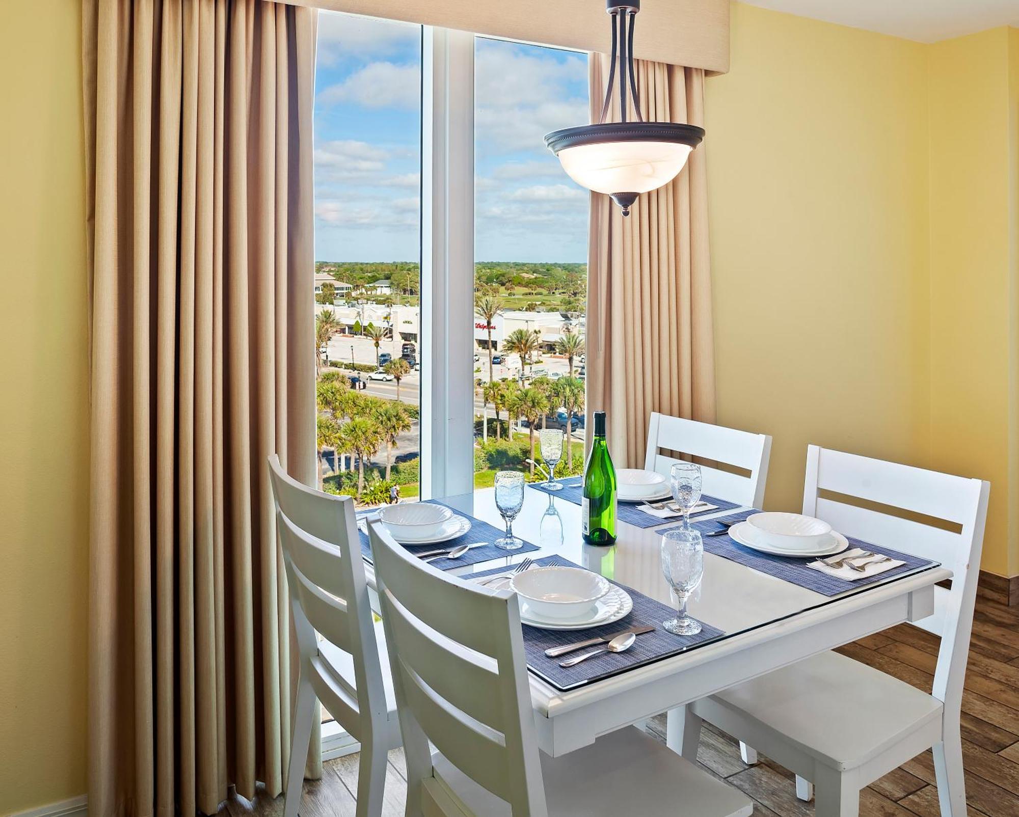 One-Bedroom Apartment City View