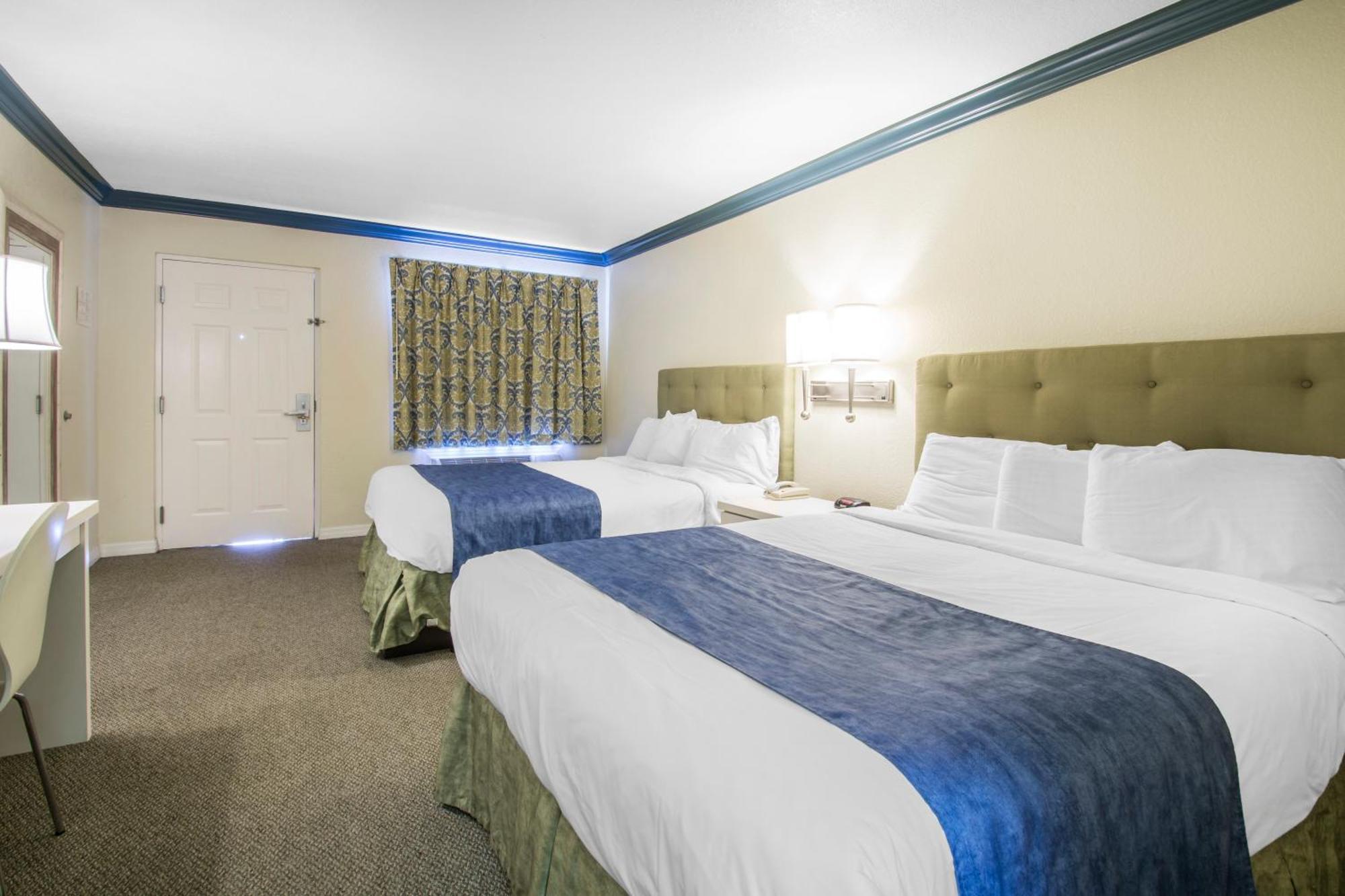 Standard Queen Room Two Queen Beds Non-Smoking