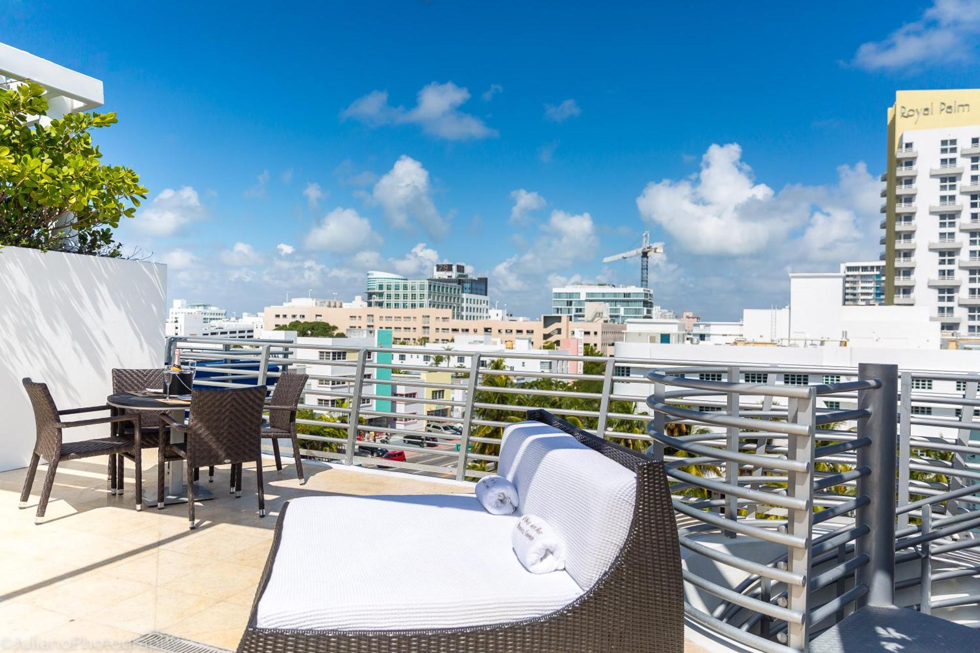 Penthouse City View