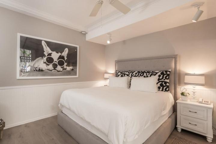 Room 7 King Room