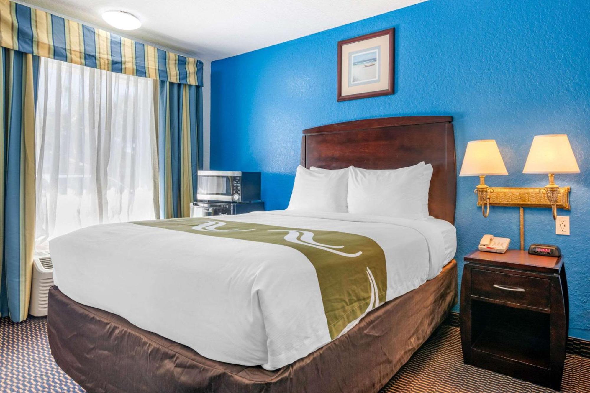 Queen Room 2 Queen Beds