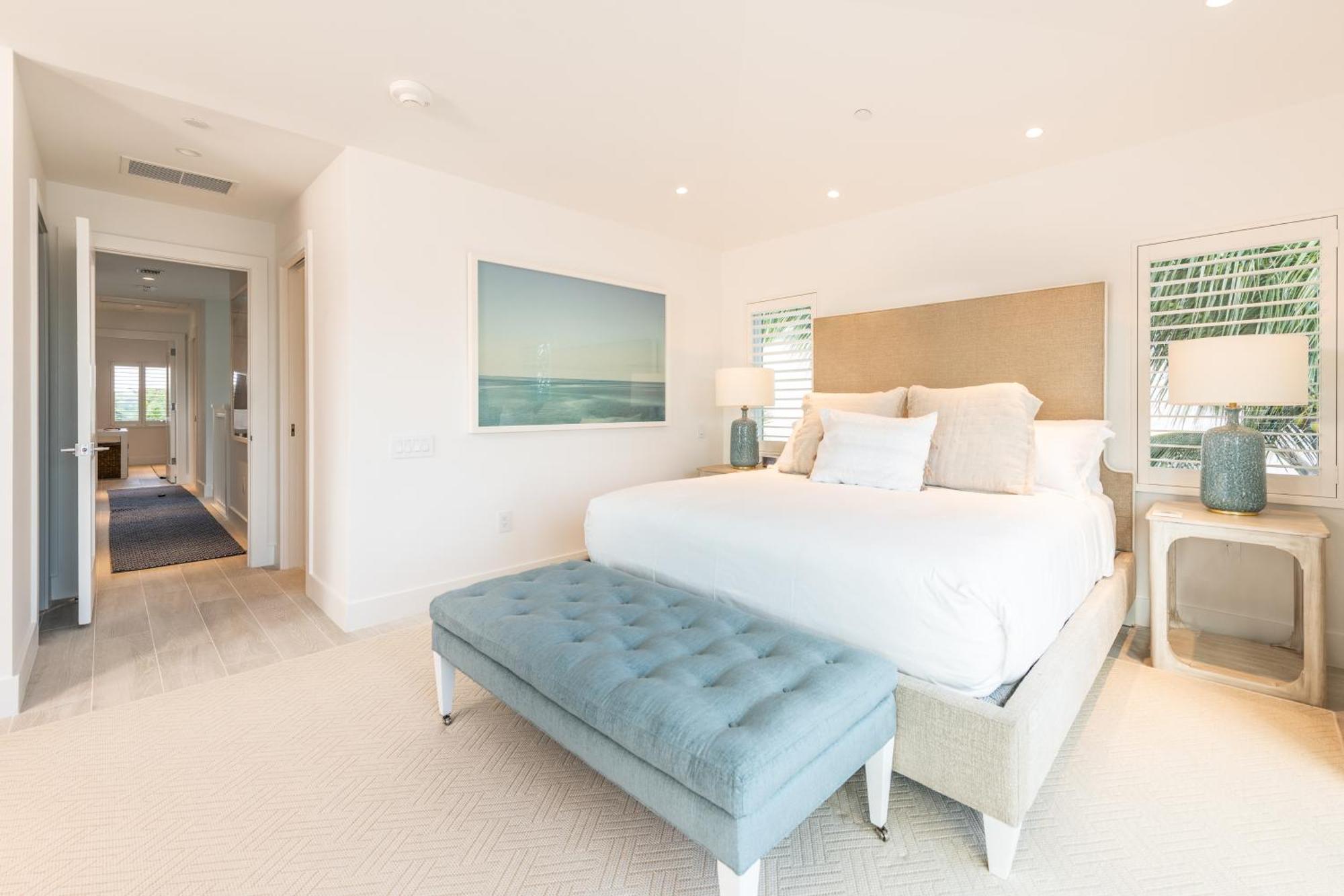 Four-Bedroom Waterfront Villa Accessible