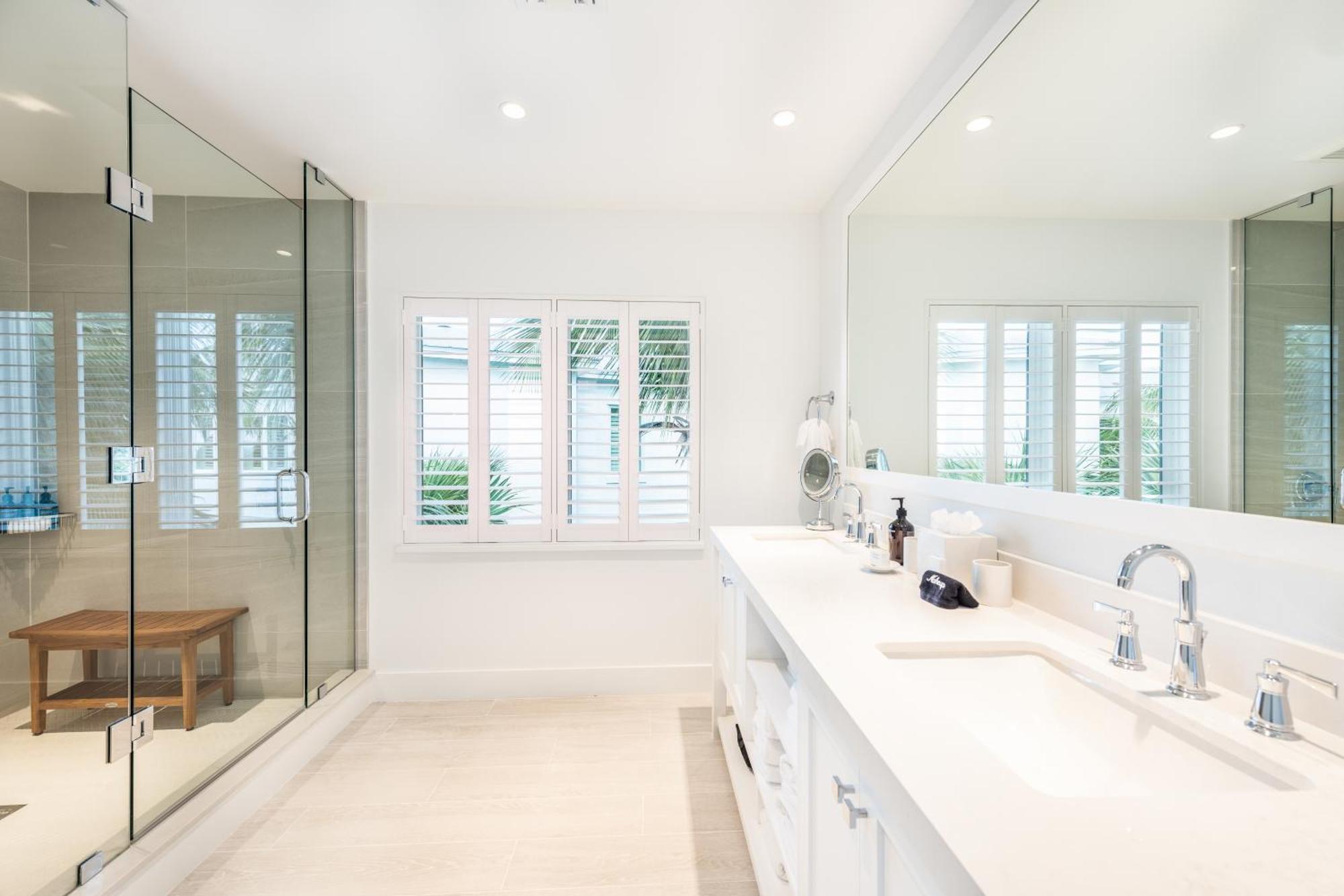 Four-Bedroom Waterfront Villa Accessible