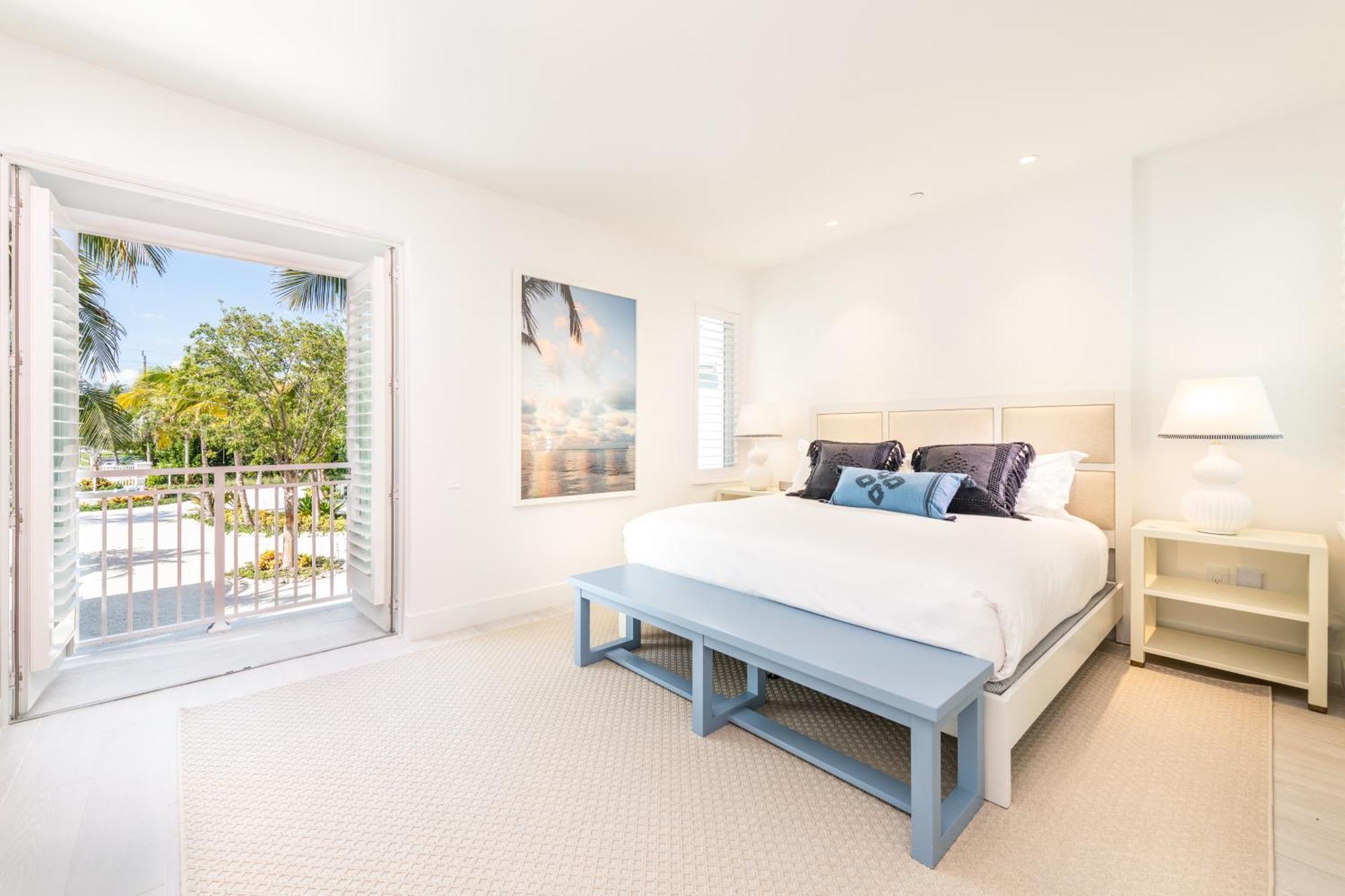 Four-Bedroom Waterfront Villa Accessible