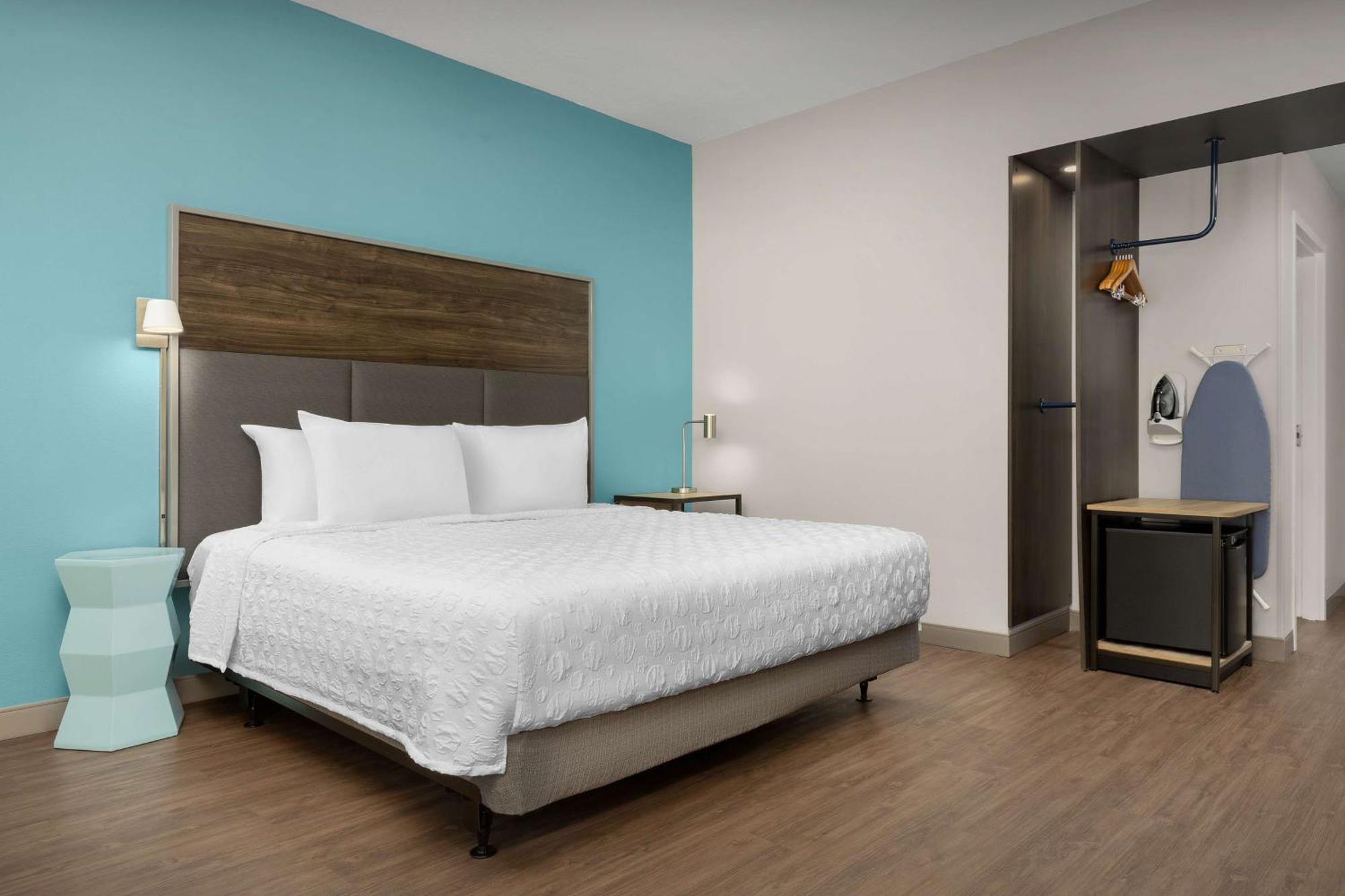 King Room - Hearing Access,1594906796:JPEG
