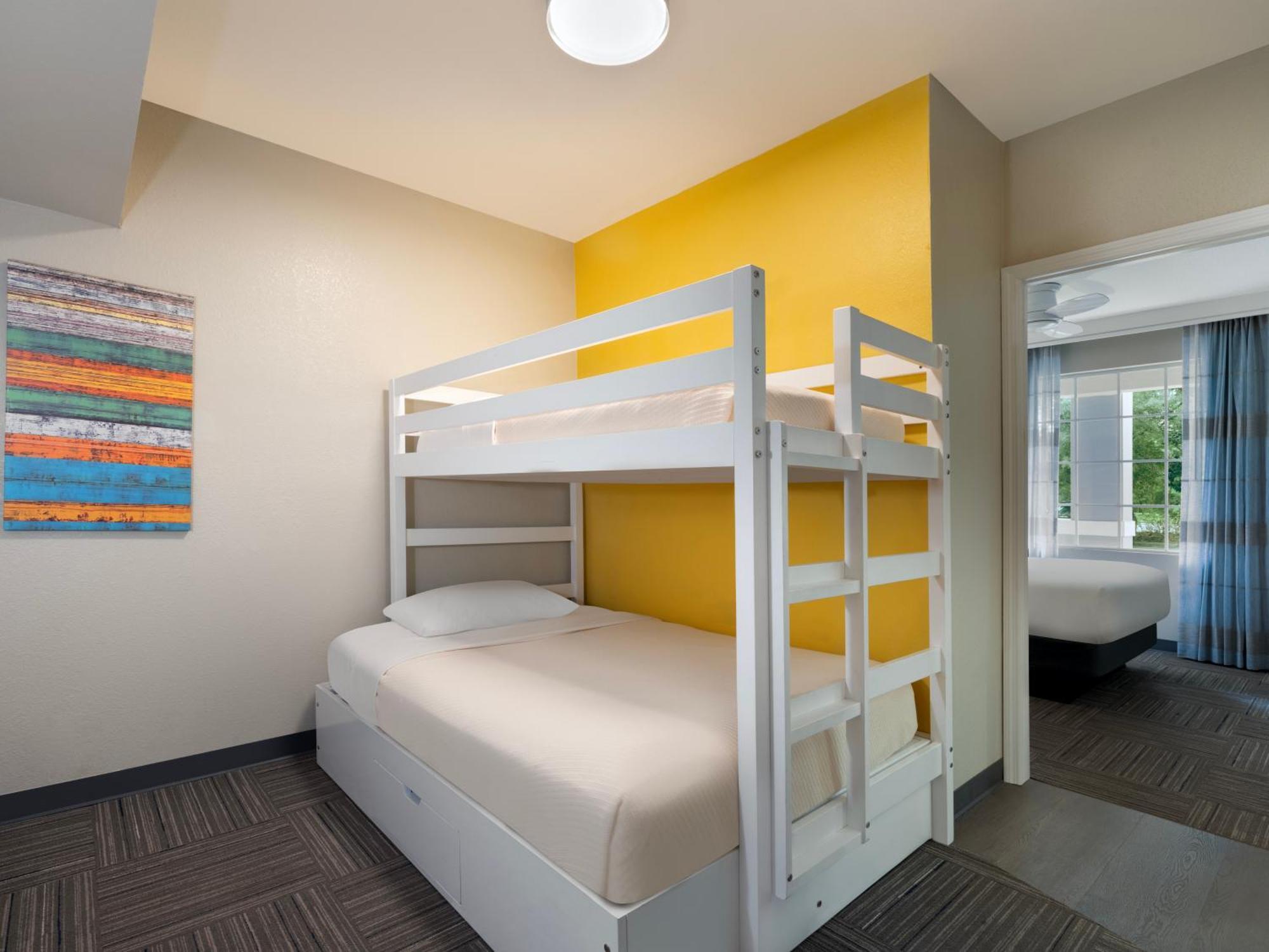 Two Bedroom Queen Family Suite