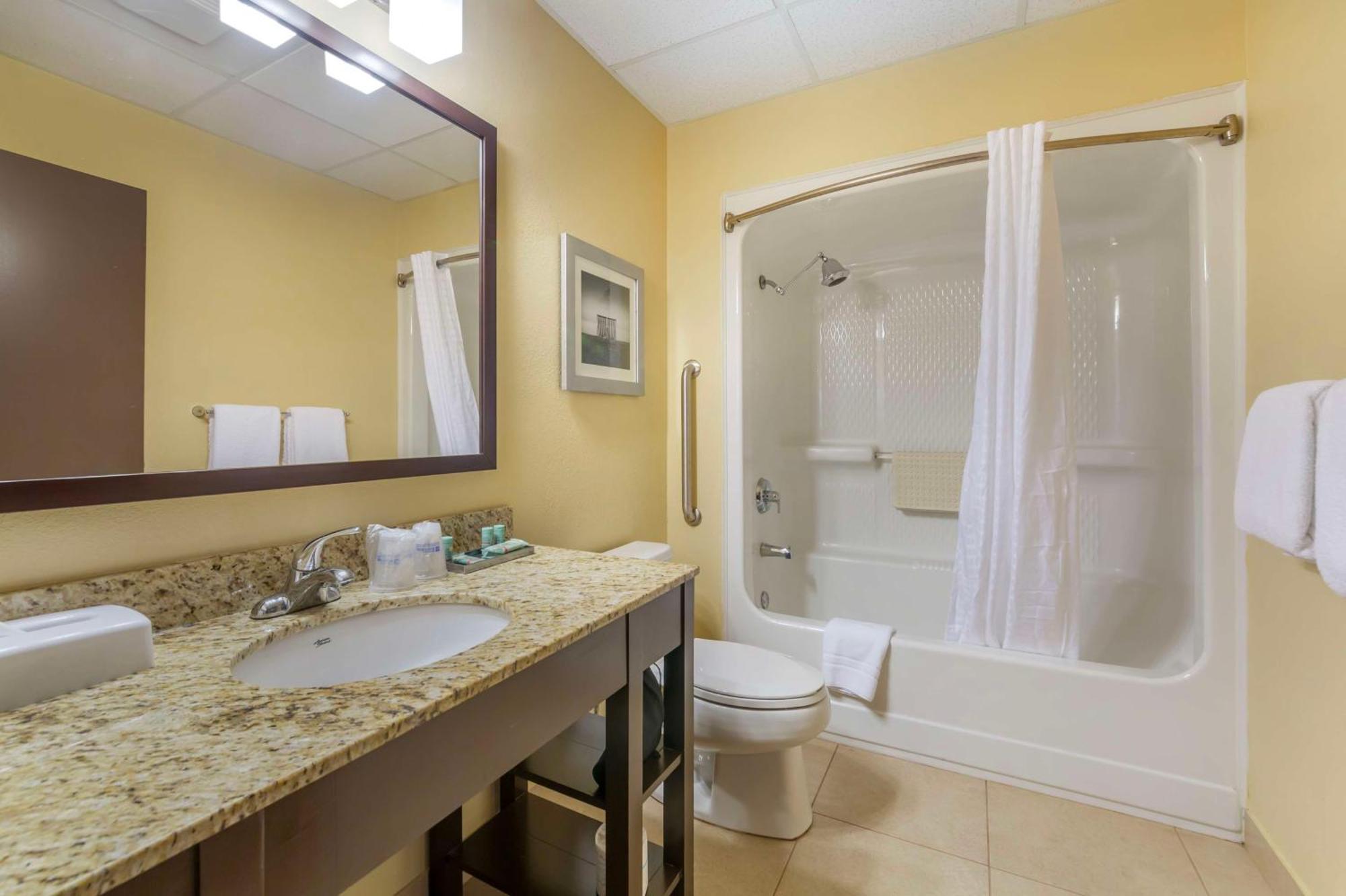 Queen Suite 2 Queen Beds