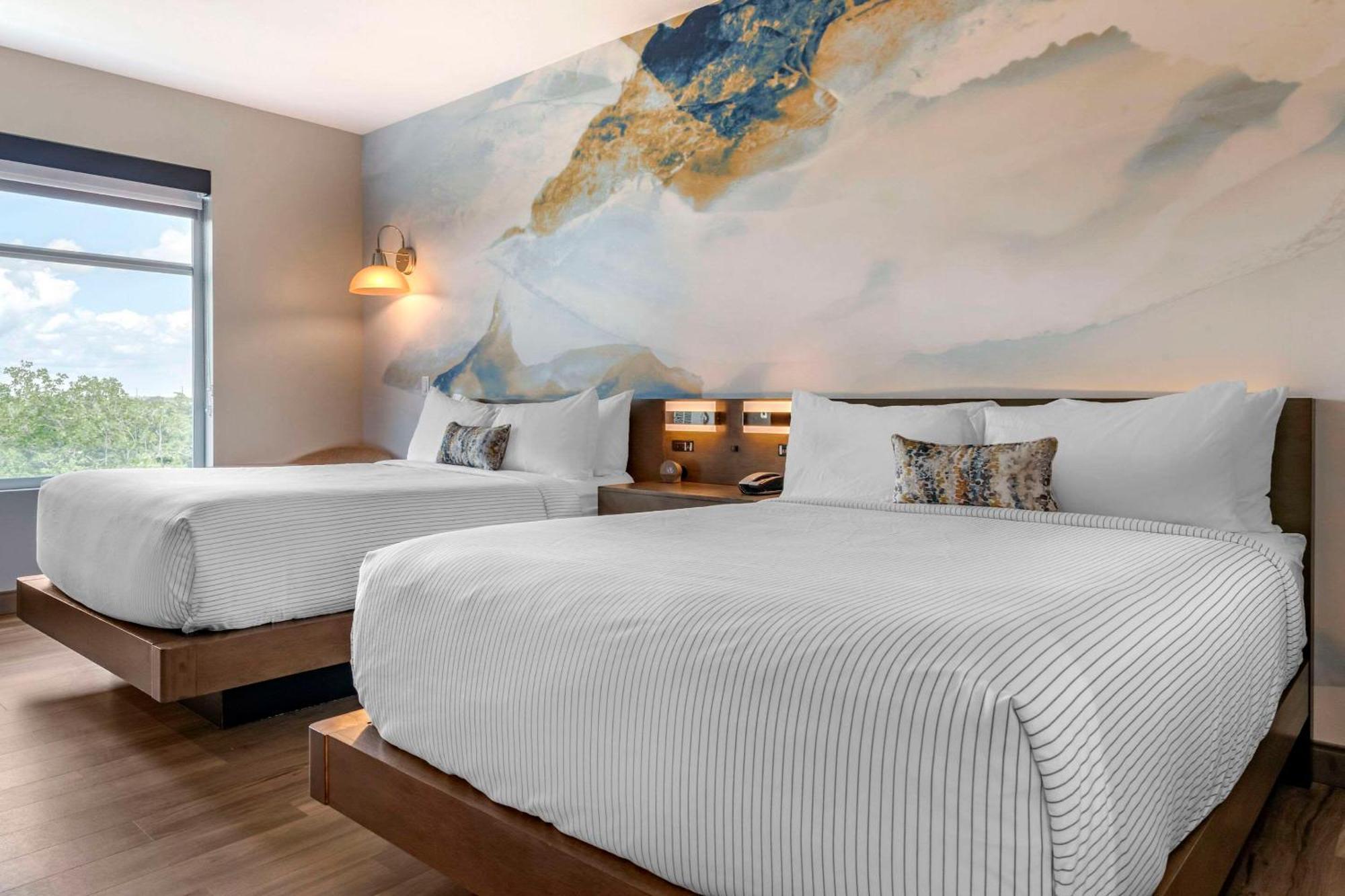 Standard Queen Room Two Queen Beds Shower Non Smoking