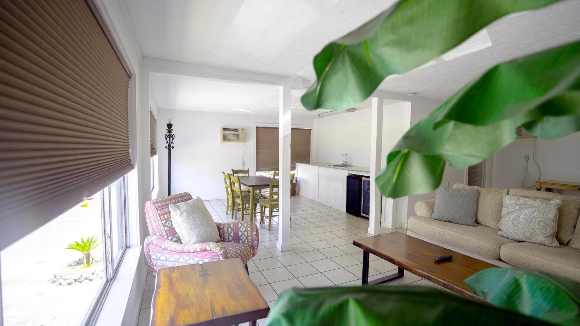 Deluxe King Suite