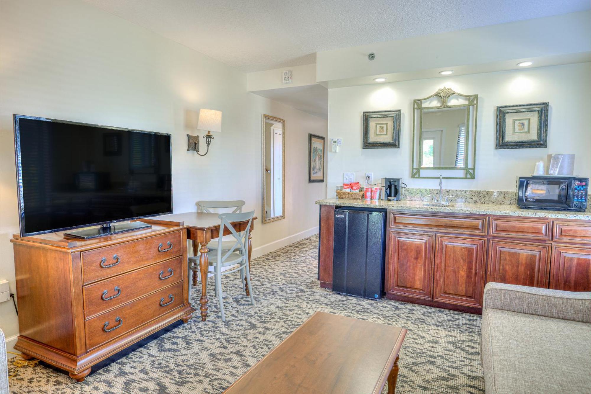 Two Story Townhouse Style King Suite Jacuzzi