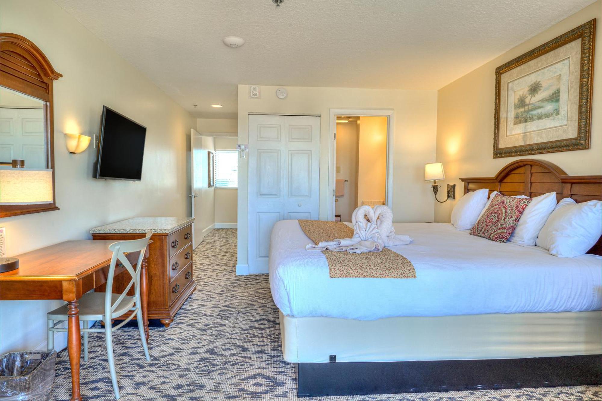 Two Story Townhouse Style King Suite Jacuzzi