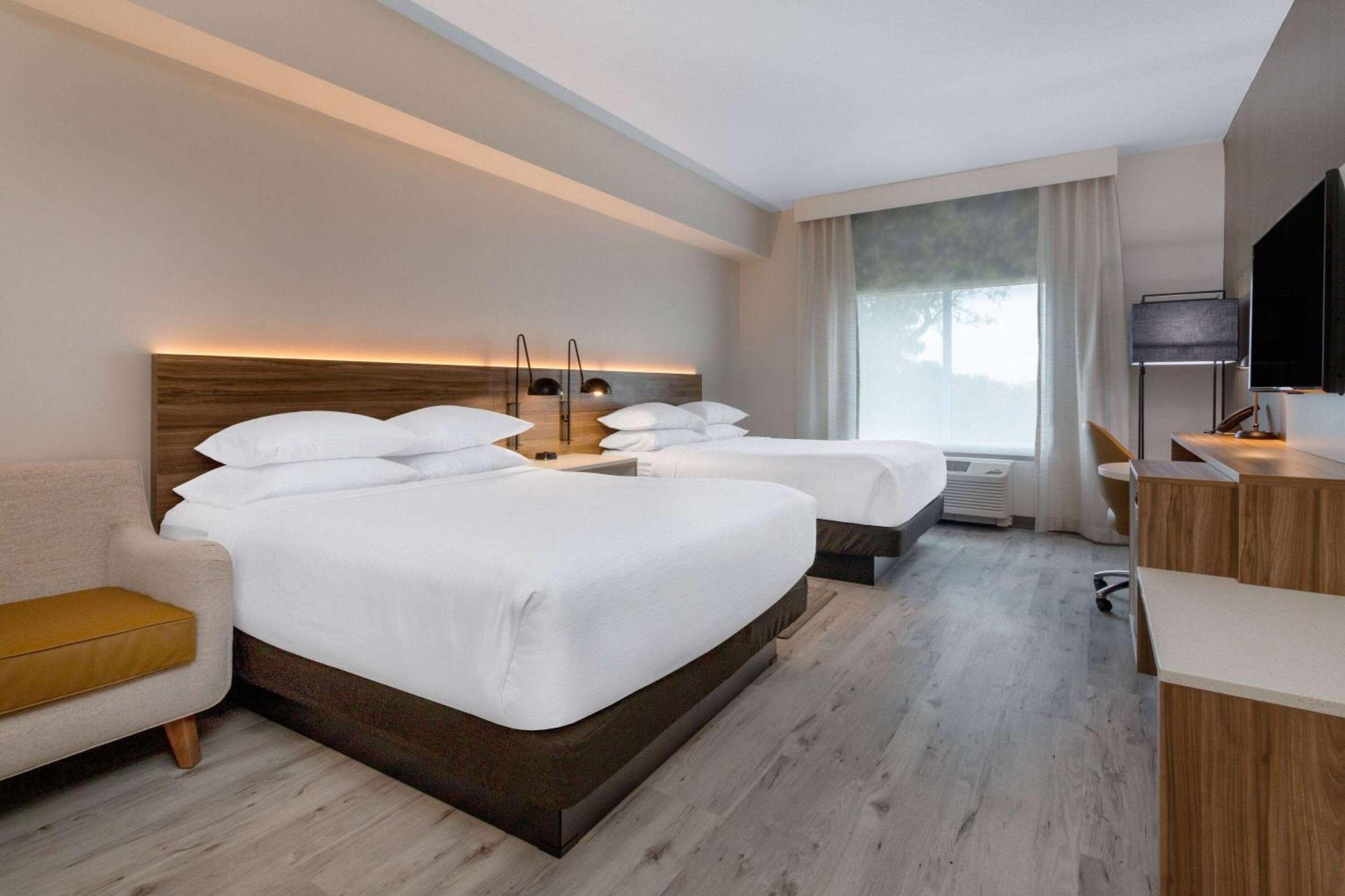 Queen Room Two Queen Beds Walk Shower w or Grab Bars Mobility Accessible or Non-Smoking
