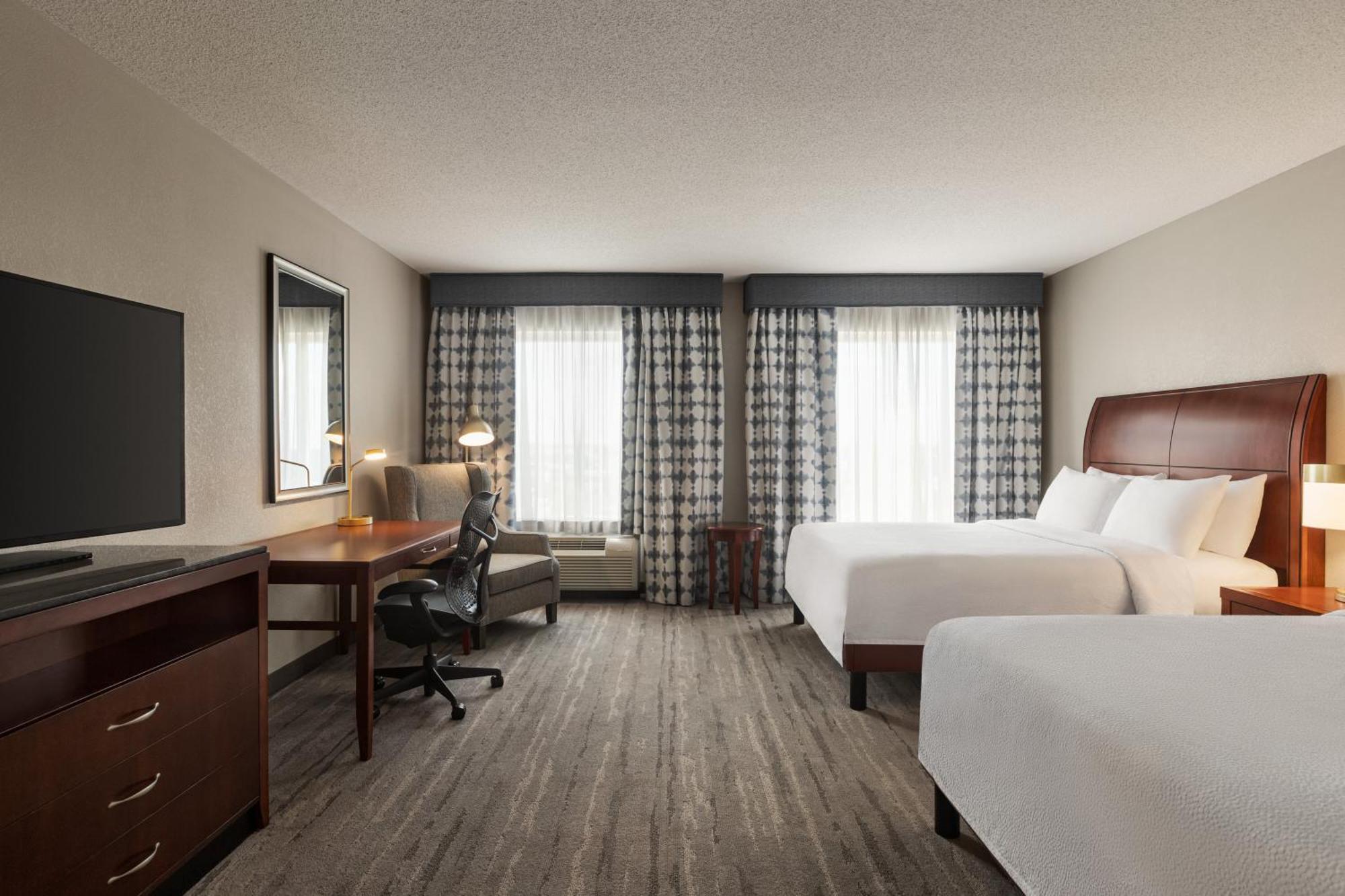 Queen Room with Two Queen Beds - Mobility and Hearing Access,1602960825:JPEG