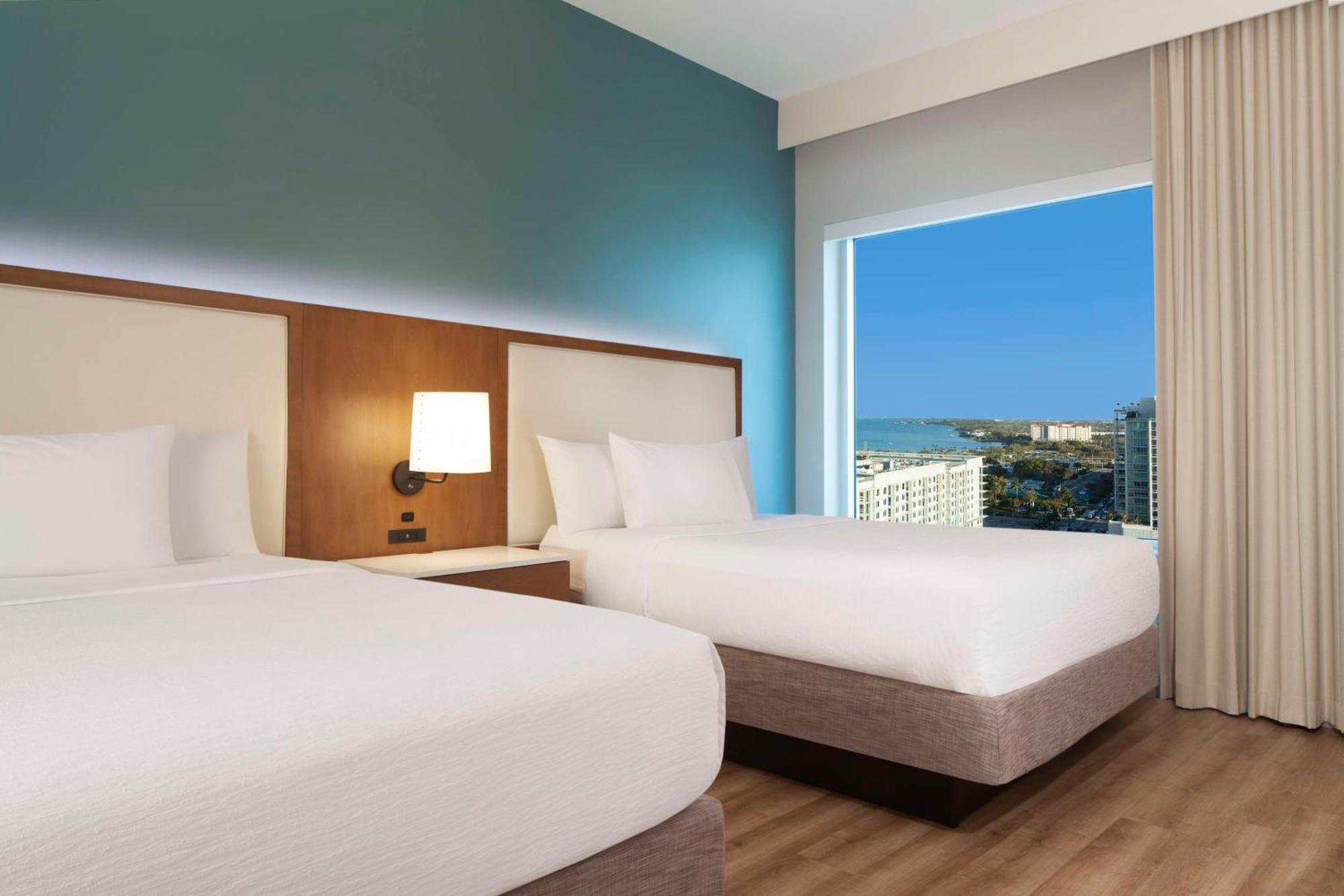 Two-Room Queen Suite Two Queen Beds