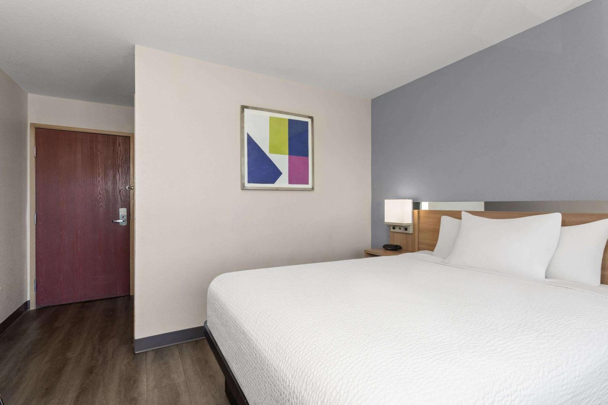 Queen Room - Disability Access/Non-Smoking