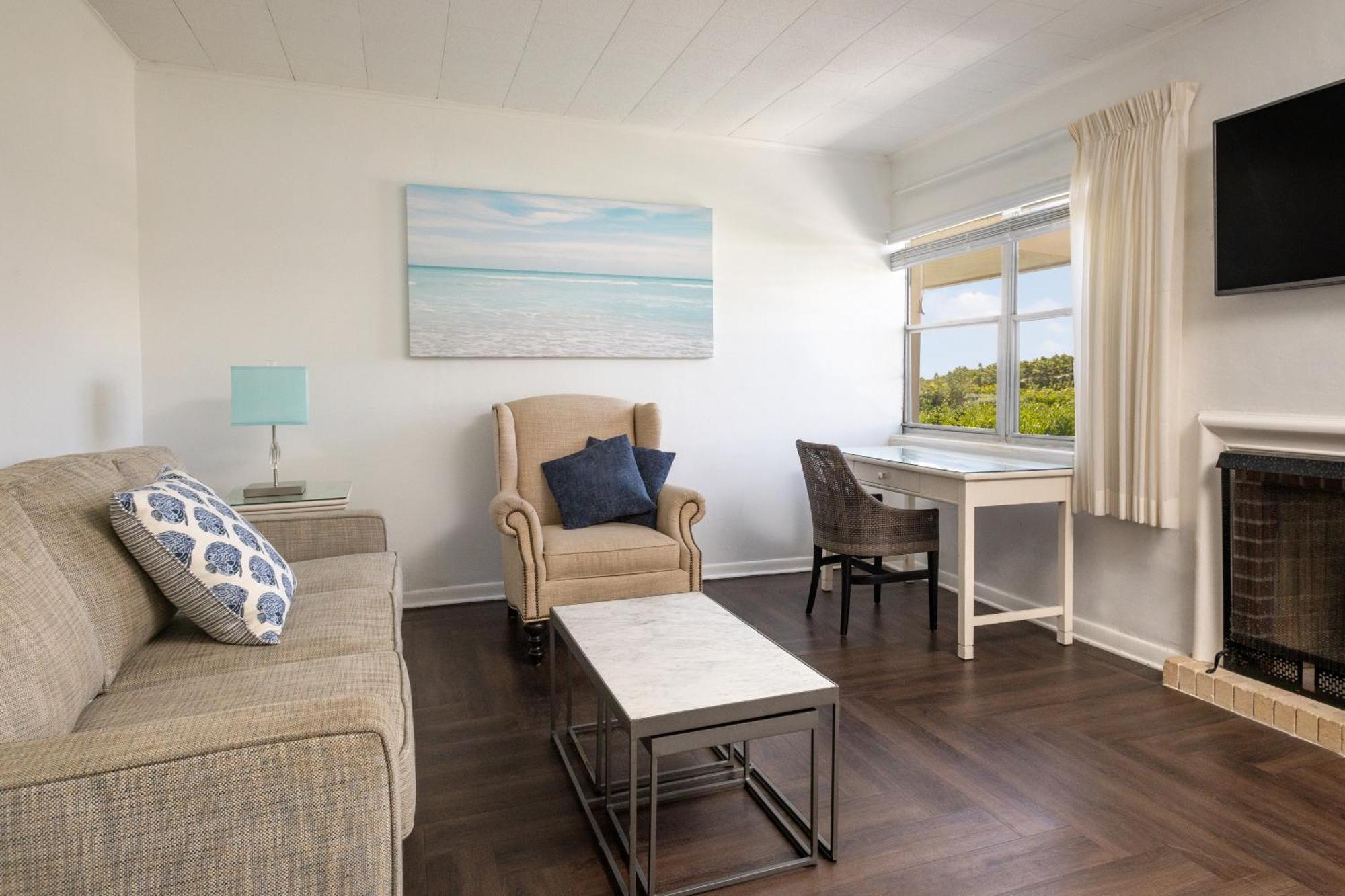 Two-Bedroom Suite,1608301943:JPEG