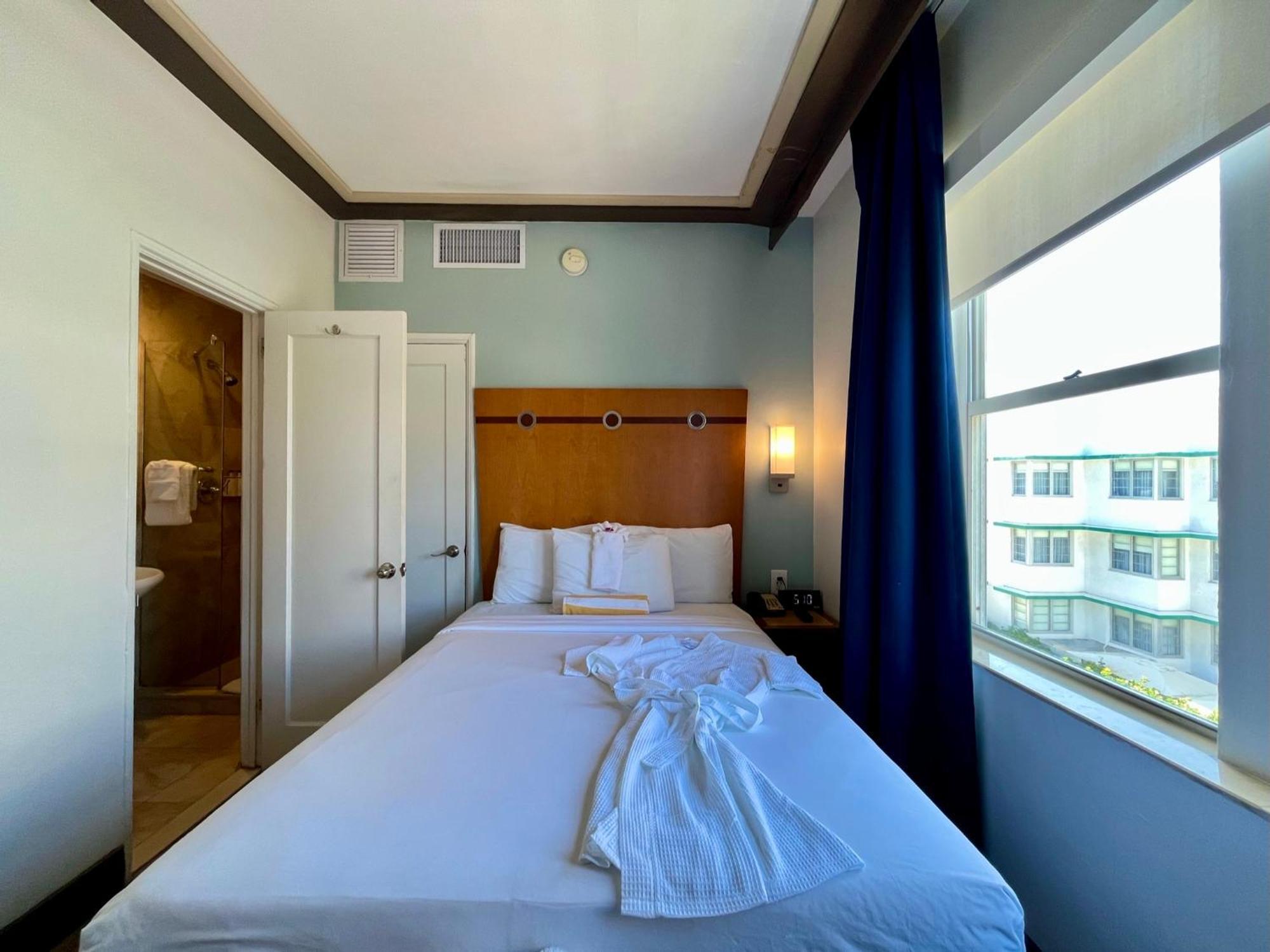 Double Room Partial Ocean View Non-Smoking