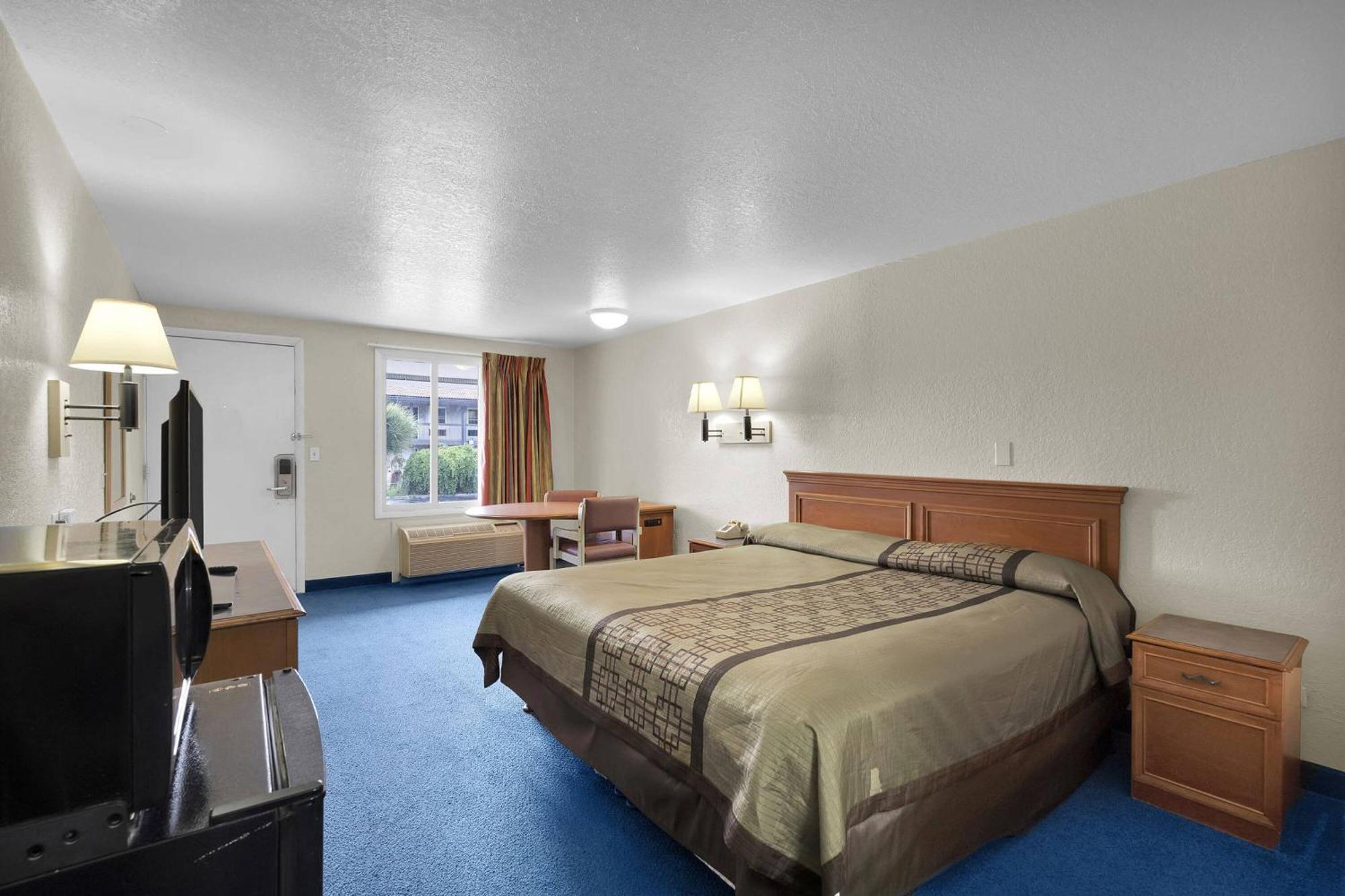 King Room Non-Smoking