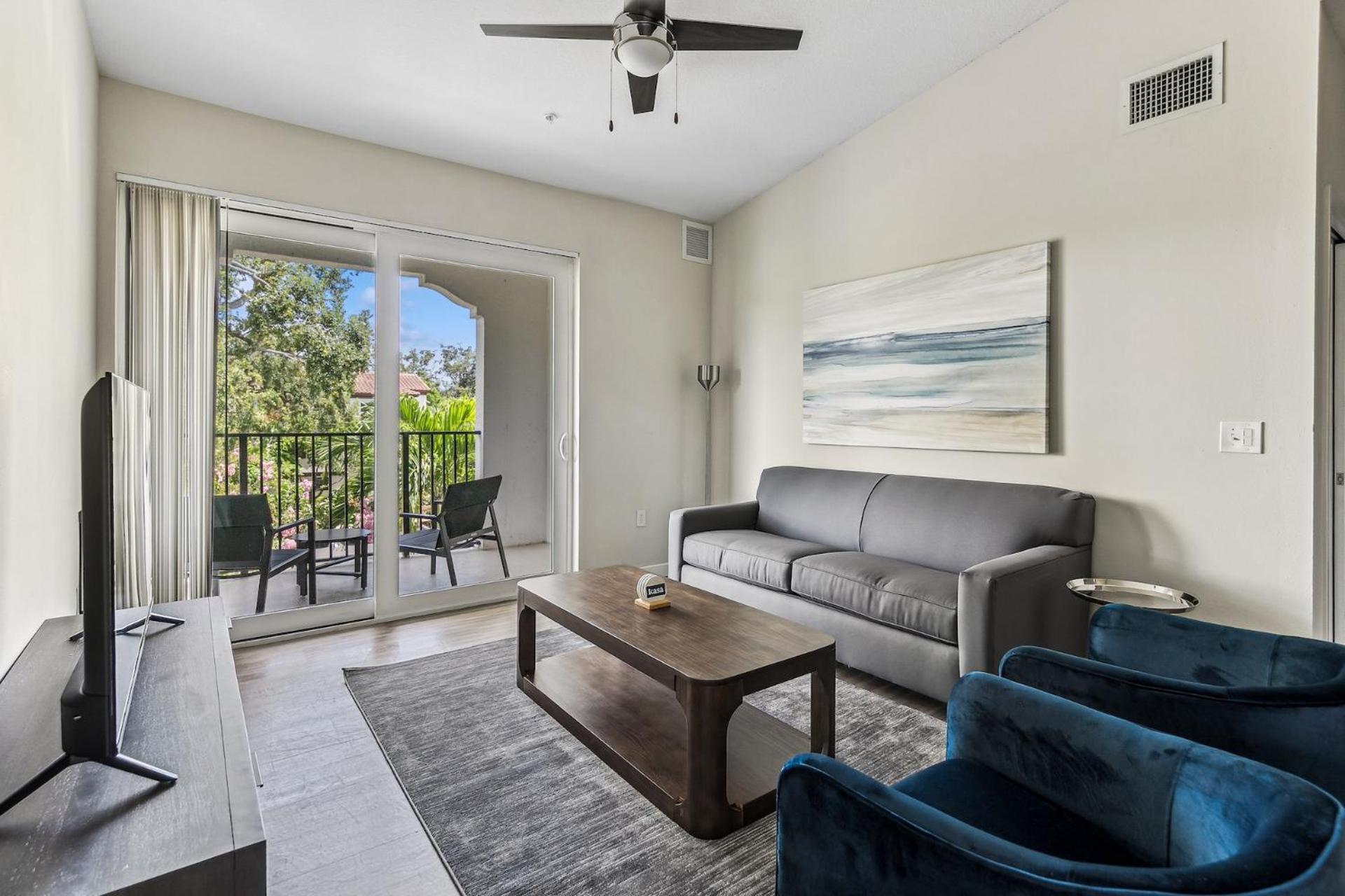 Two-Bedroom Apartment (Self Check-in with Virtual Front Desk)
