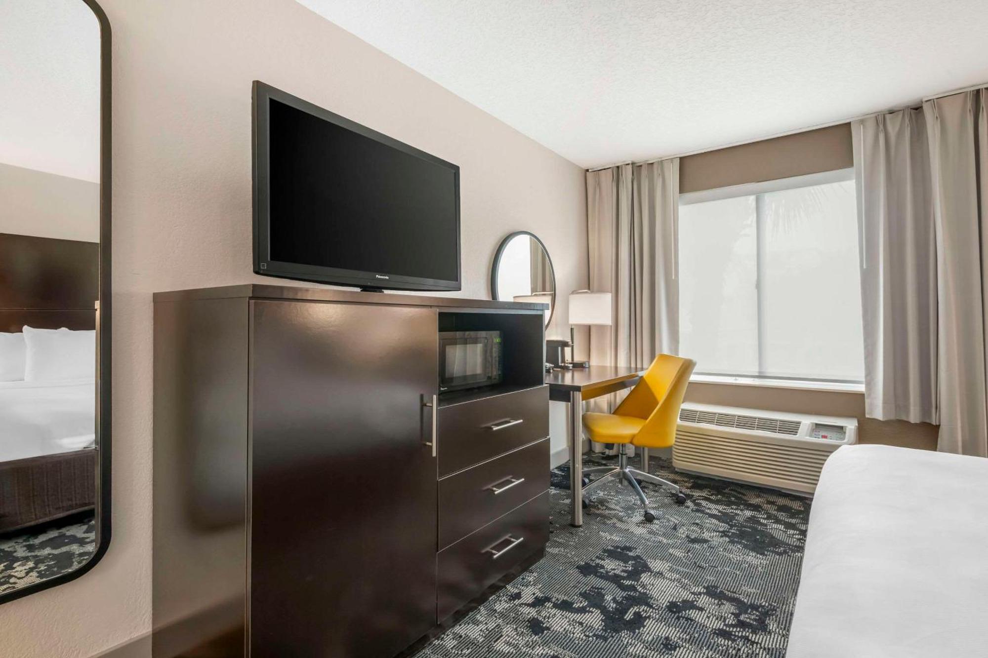 Standard Queen Room Two Queen Beds City View