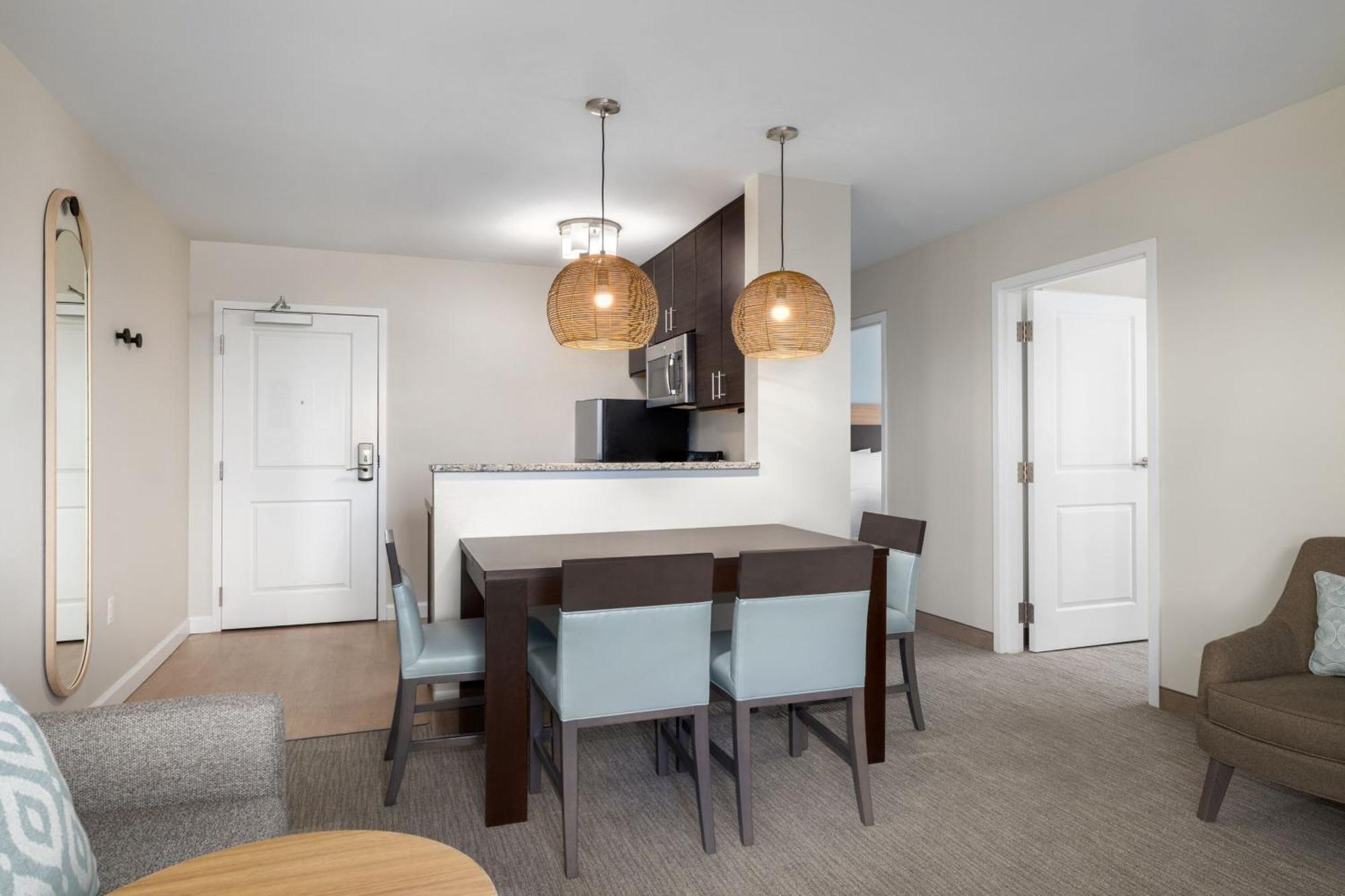 Two-Bedroom Suite,1624778279:JPEG
