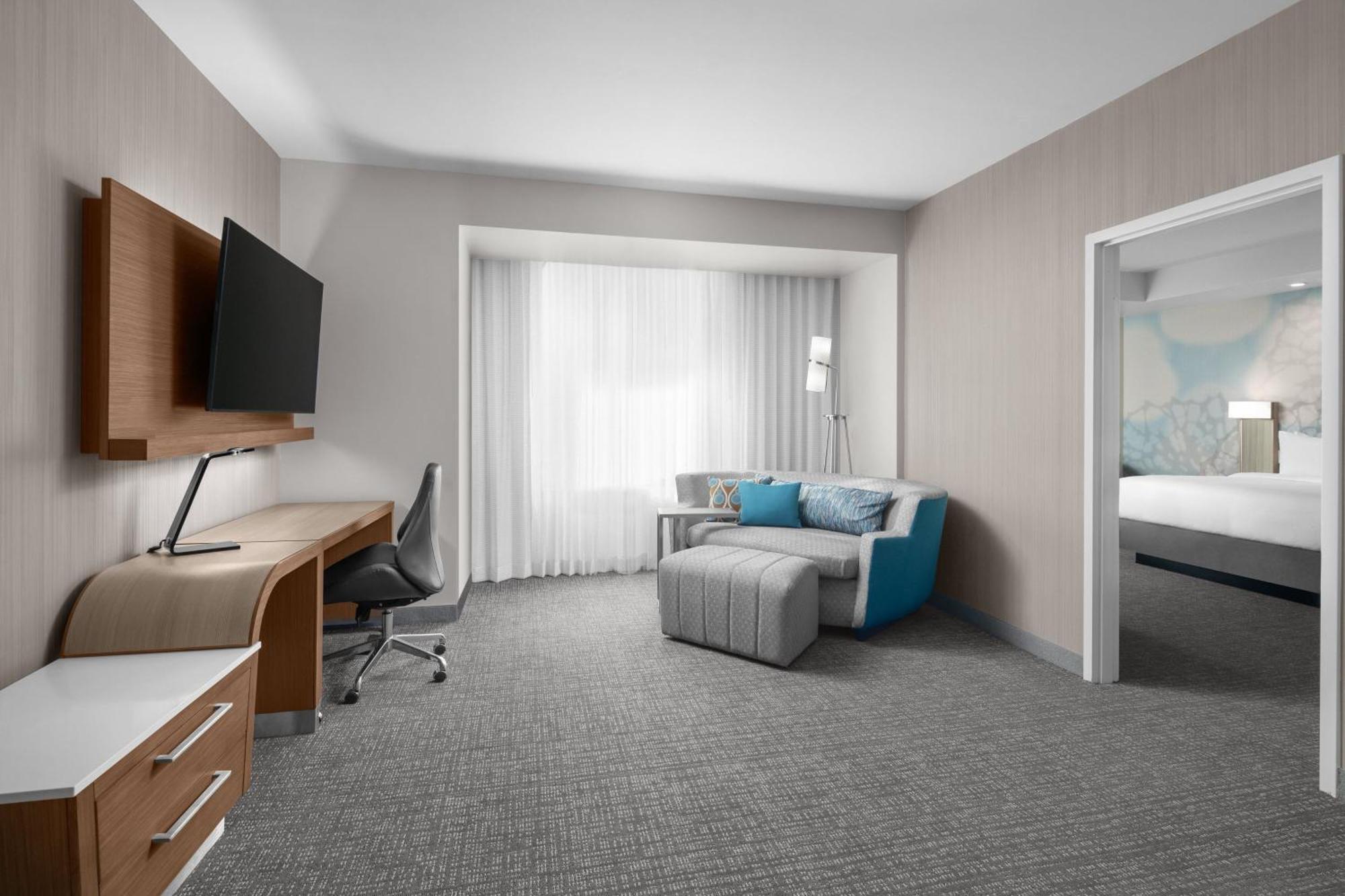 1 Bedroom Suite with 1 King Bed, Sofa bed,1617884743:JPEG