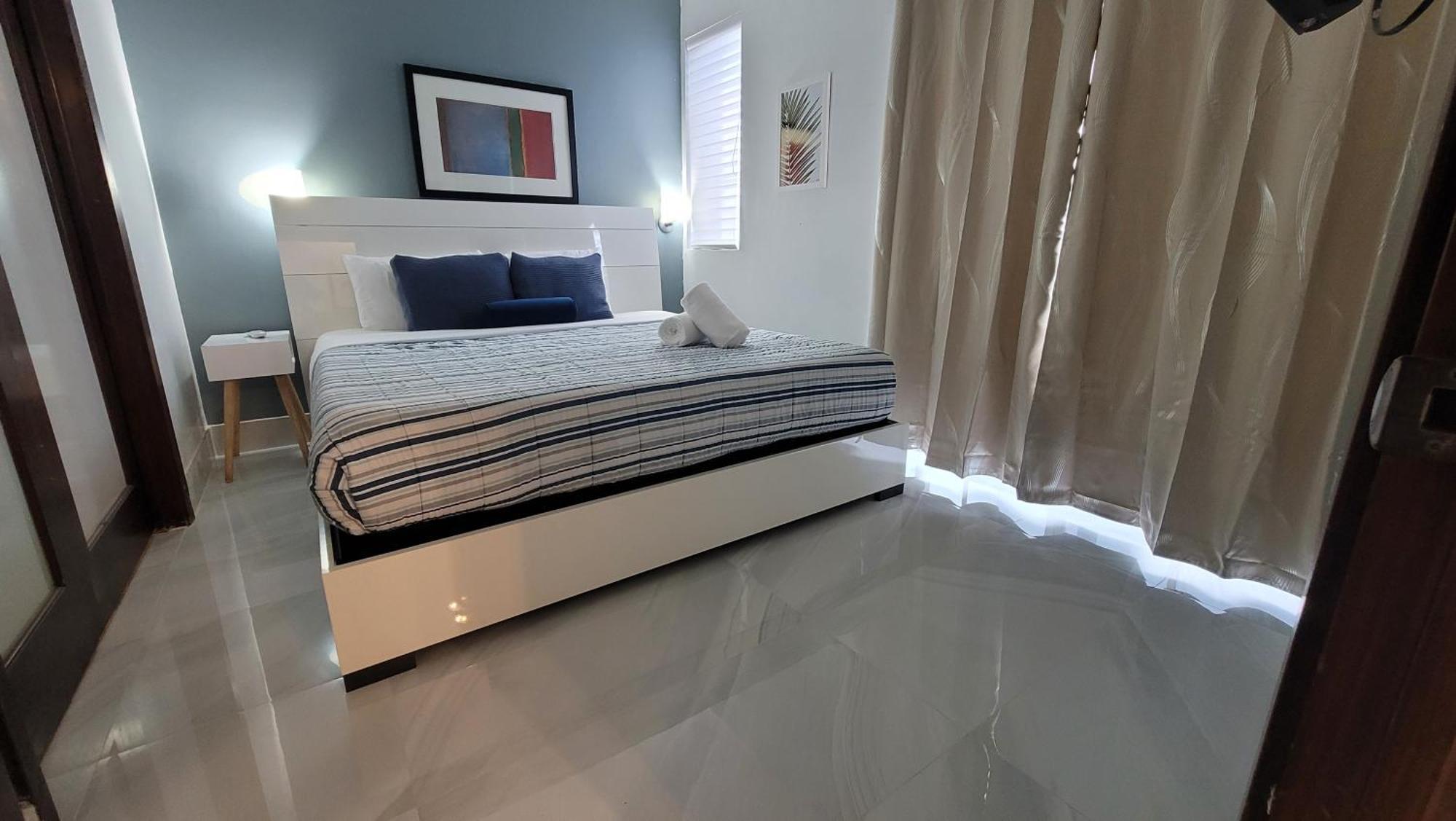 Top Floor One-Bedroom King Suite B302