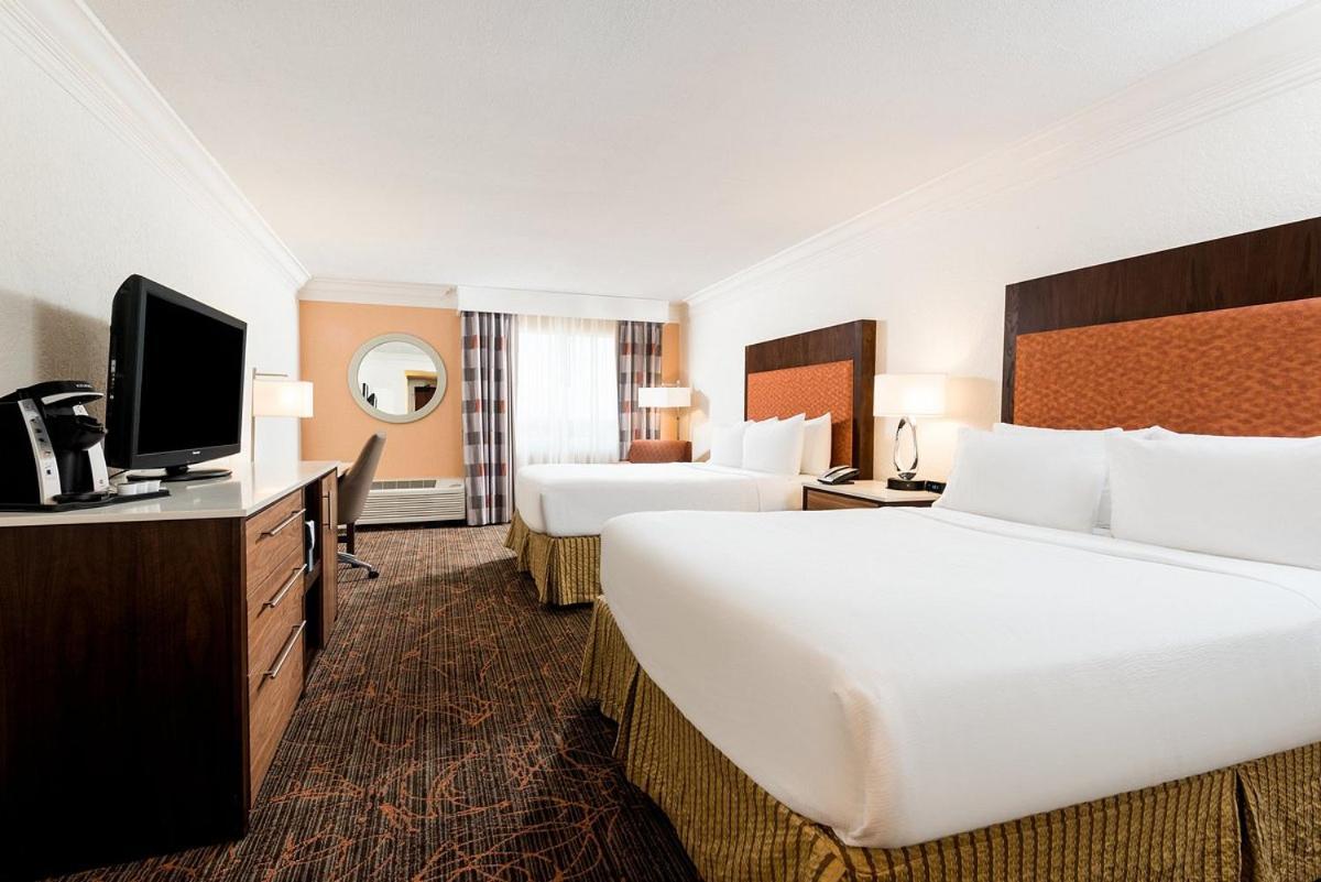 Queen Suite with Two Queen Beds