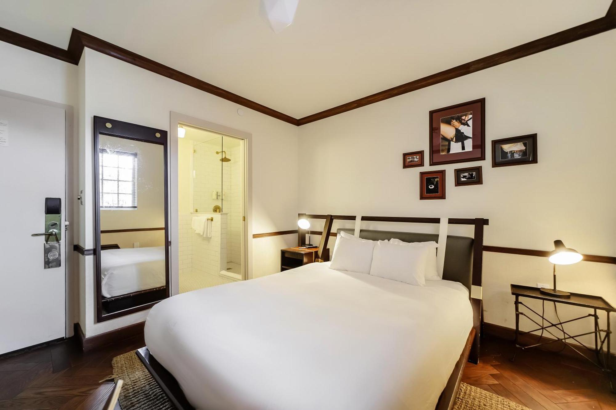 Standard Queen Room (Self Check-in)