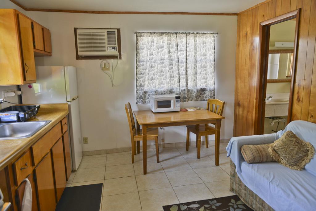 Standard Queen Room