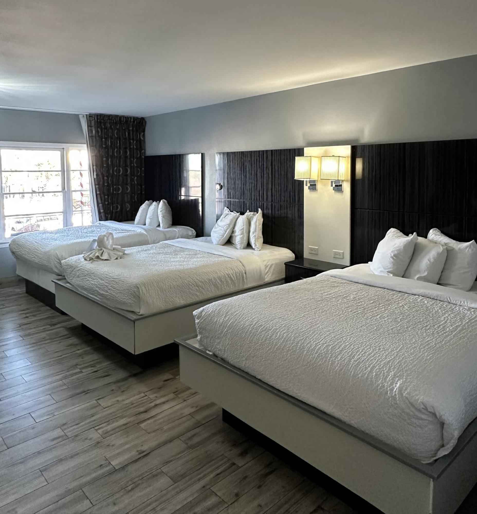 Standard Triple Room Sea View