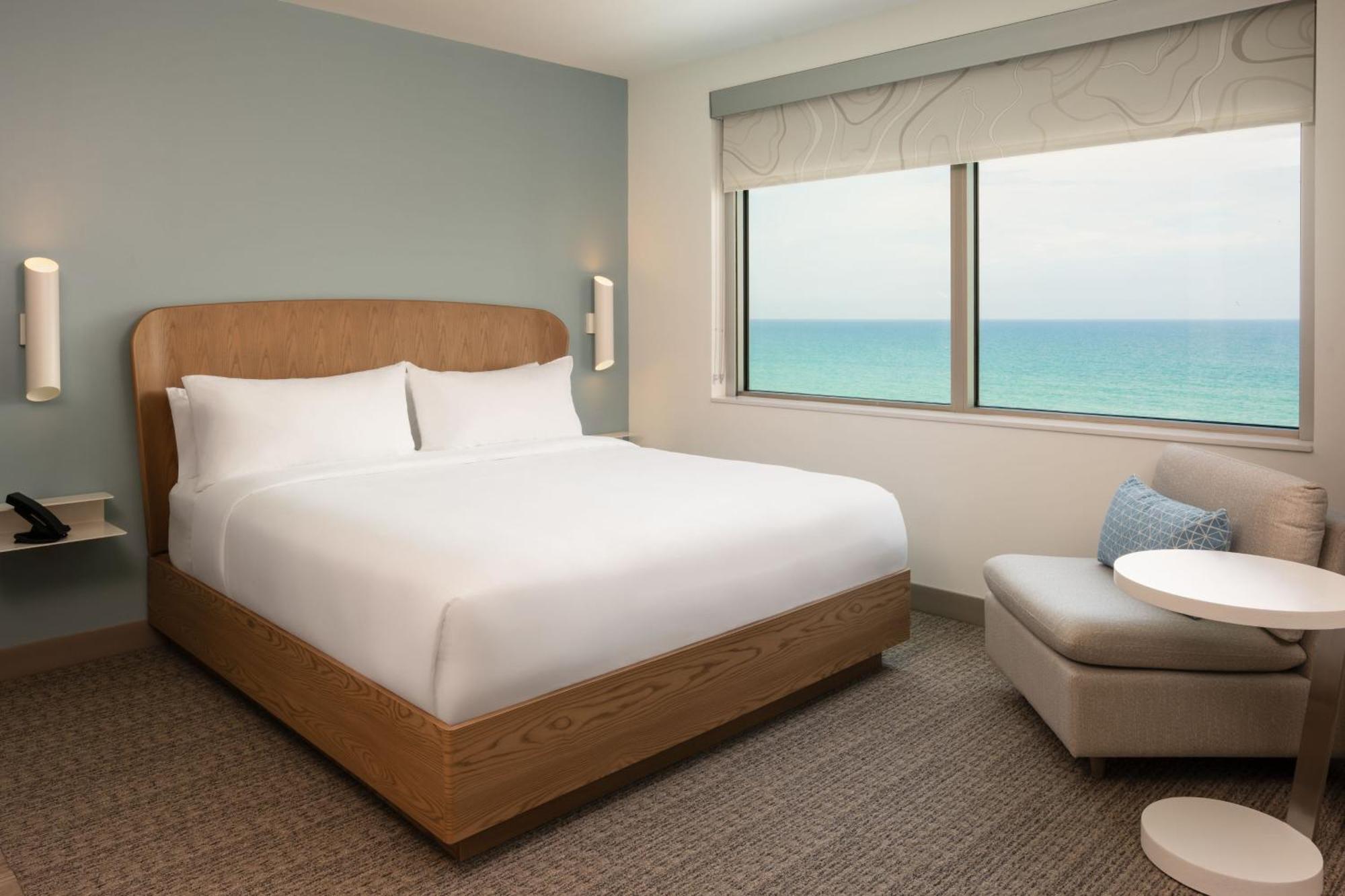 Standard King Room with Ocean View