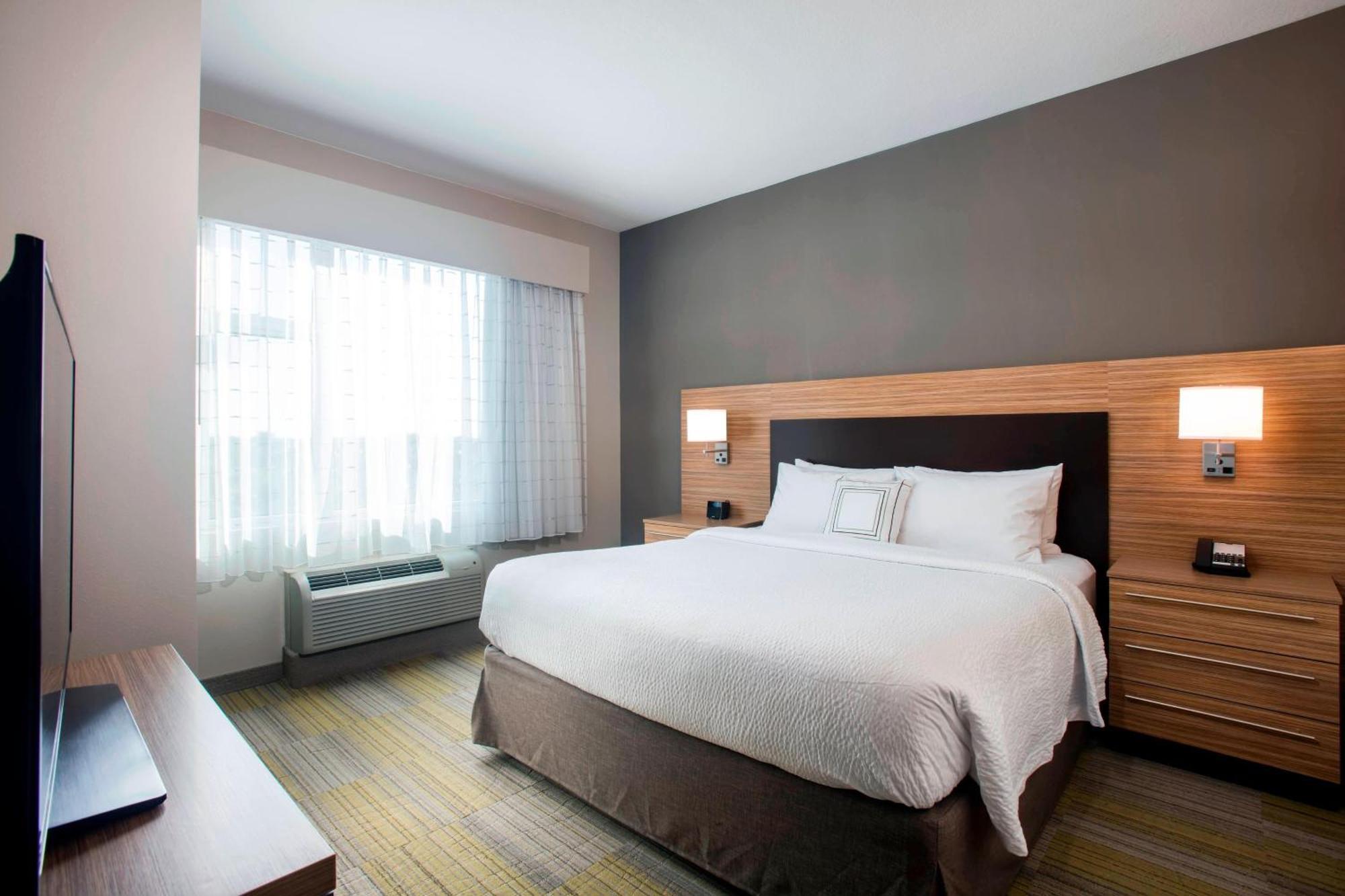 One-Bedroom King Suite,1634440812:JPEG