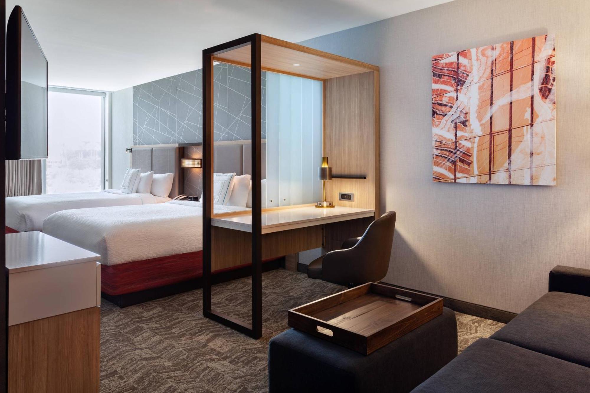 Queen Suite Two Queen Beds