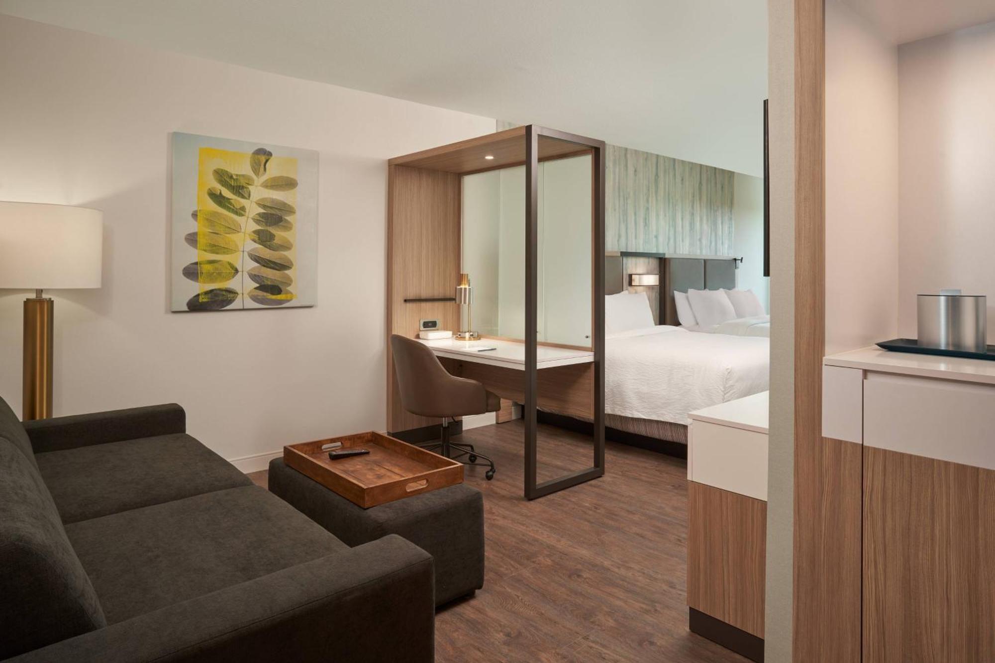 Suite 2 Queen Trundle Beds