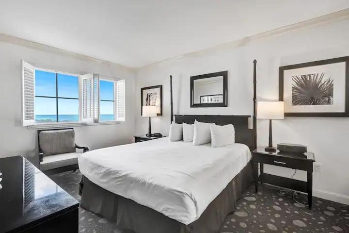 One-Bedroom Apartment Partial Ocean View