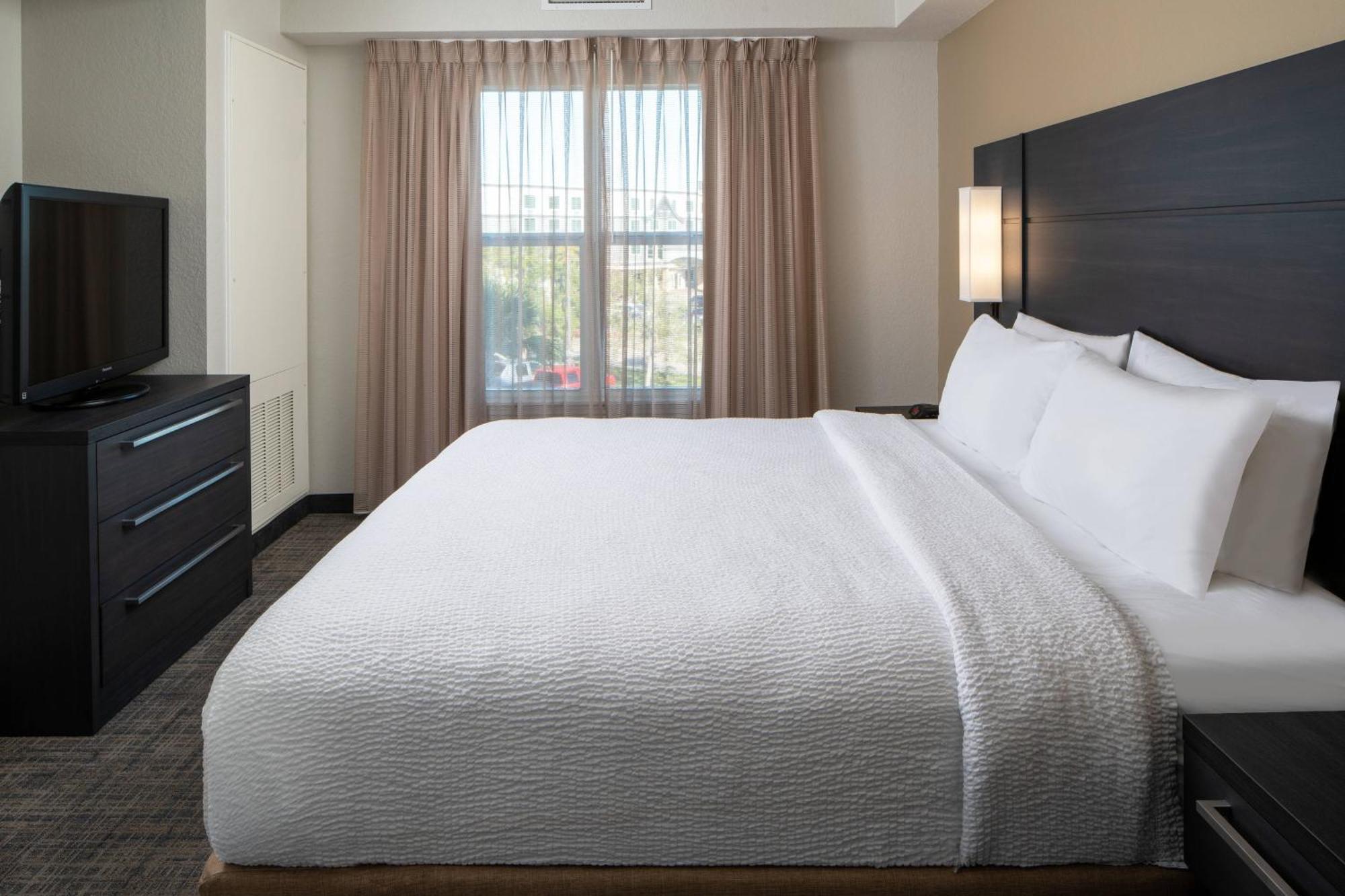 One-Bedroom King Suite Sofa Bed