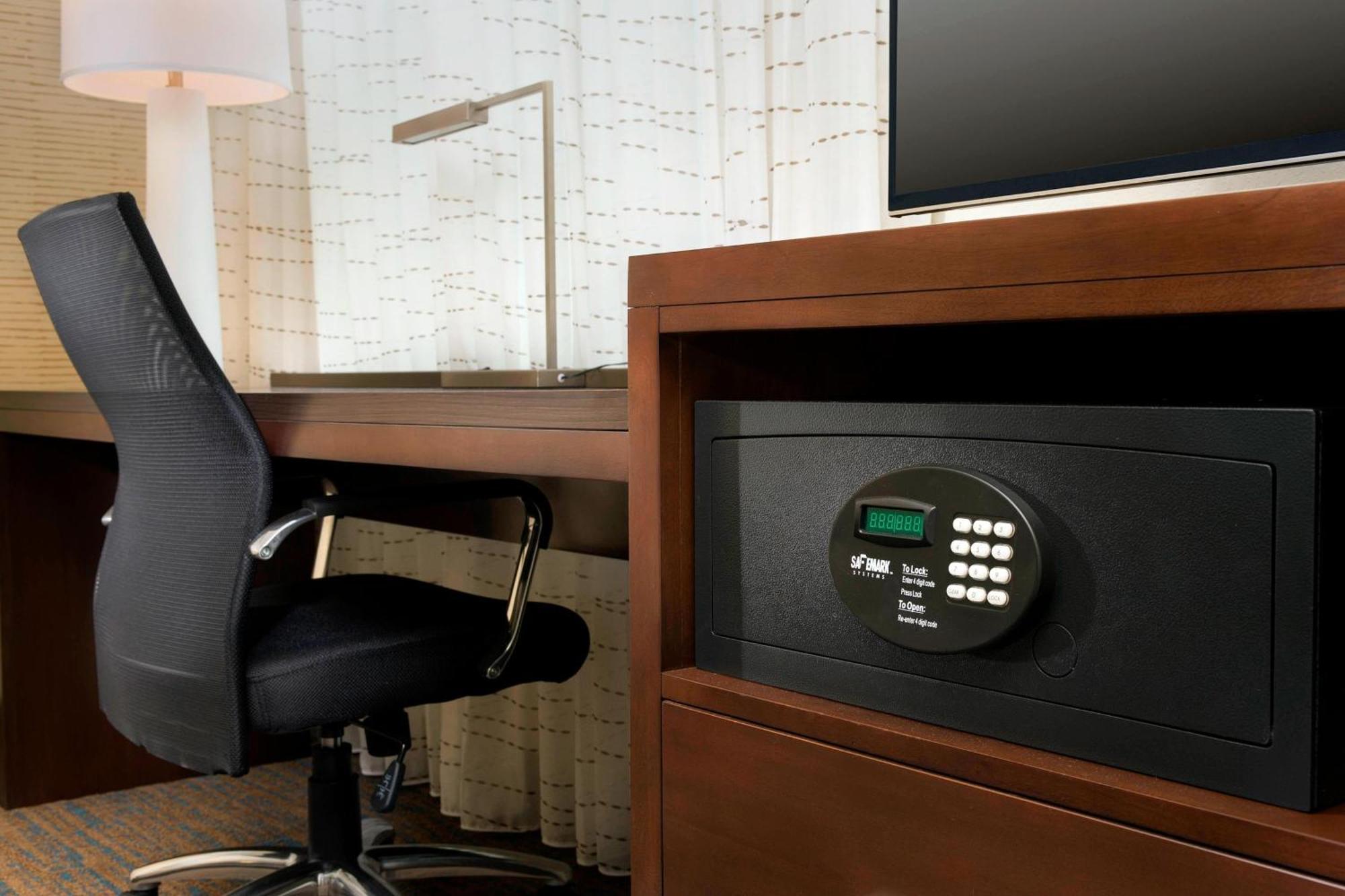 One-Bedroom King Suite