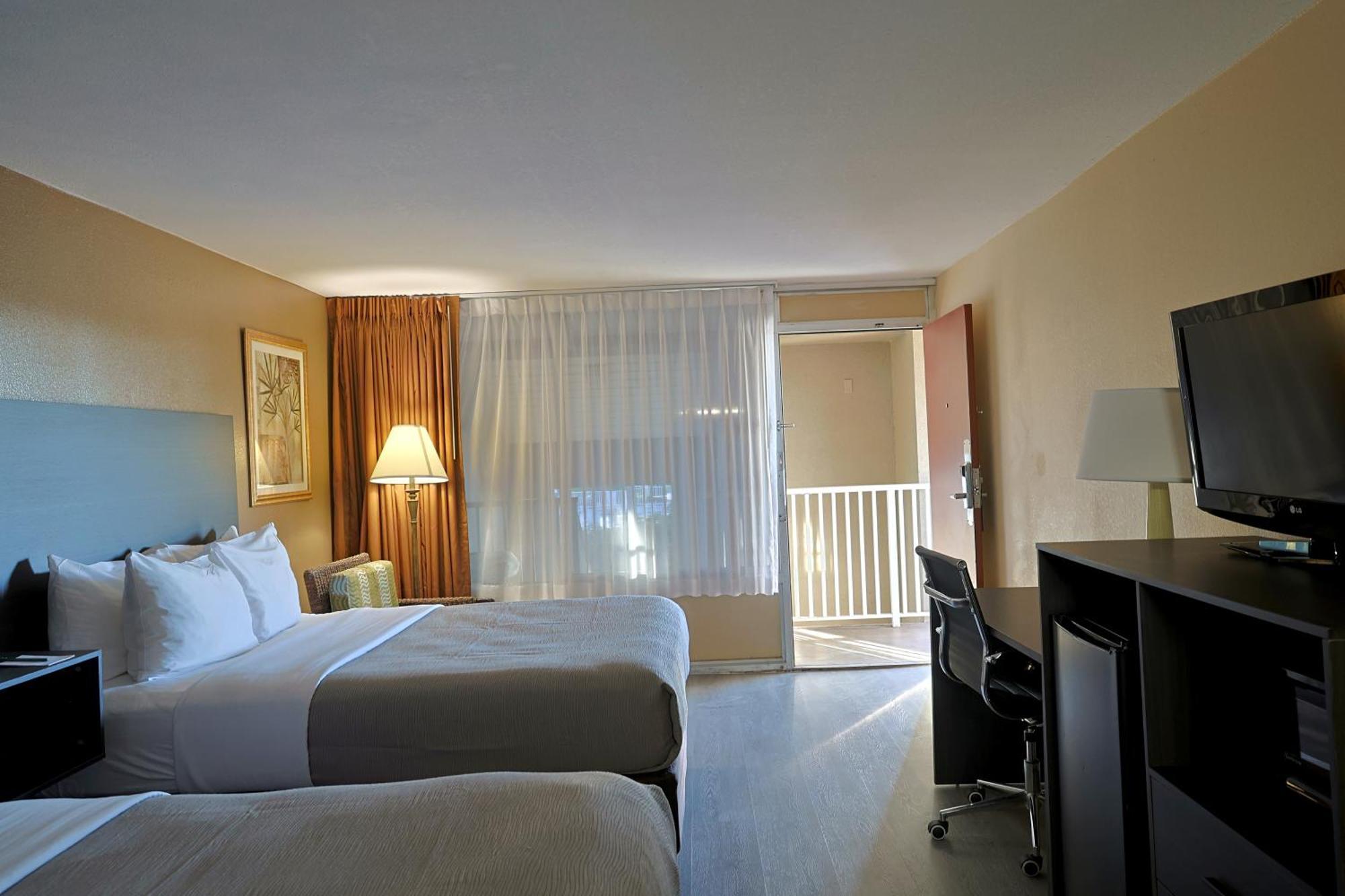Queen Room with Two Queen Beds - Non-Smoking,1638480217:JPEG