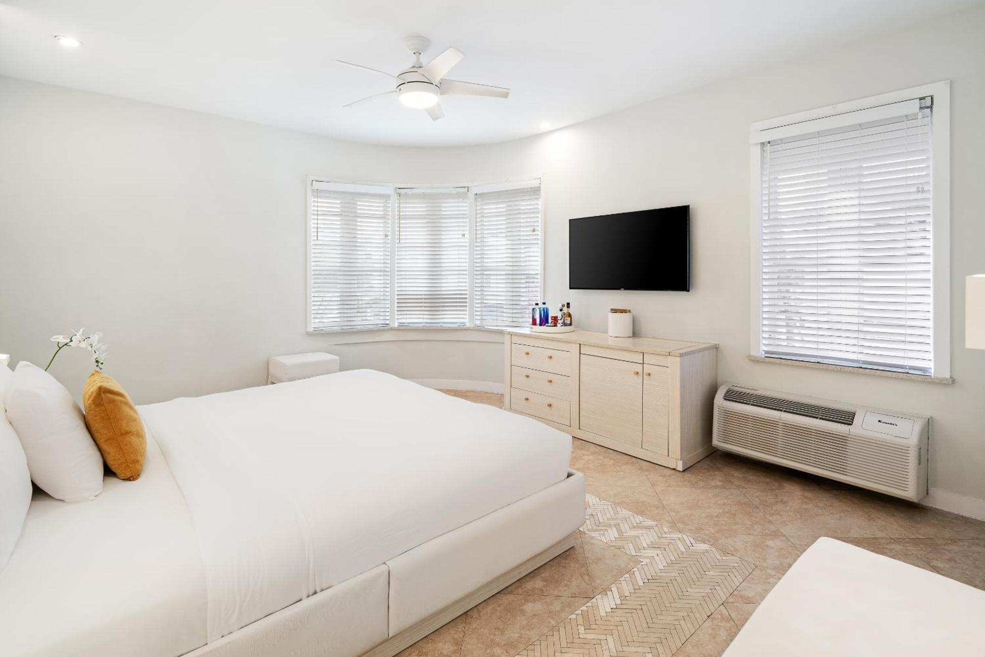 Cardozo King Room