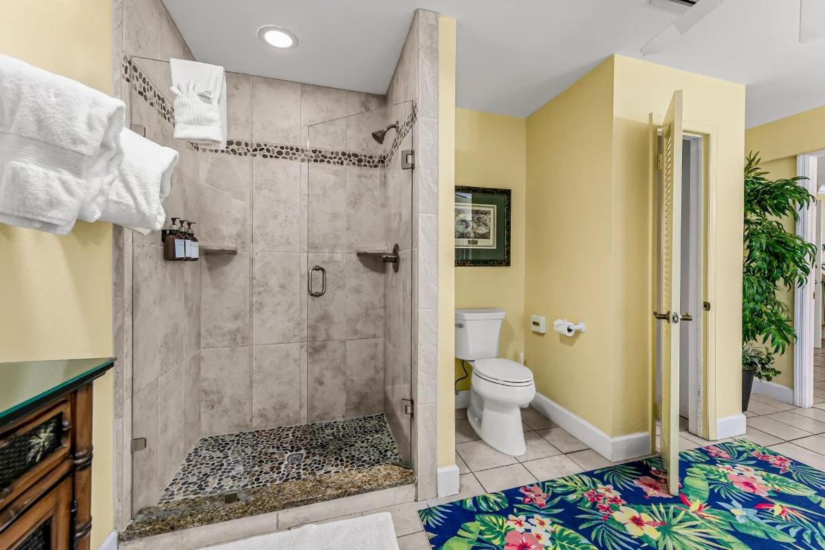 Deluxe King Room Spa Bath