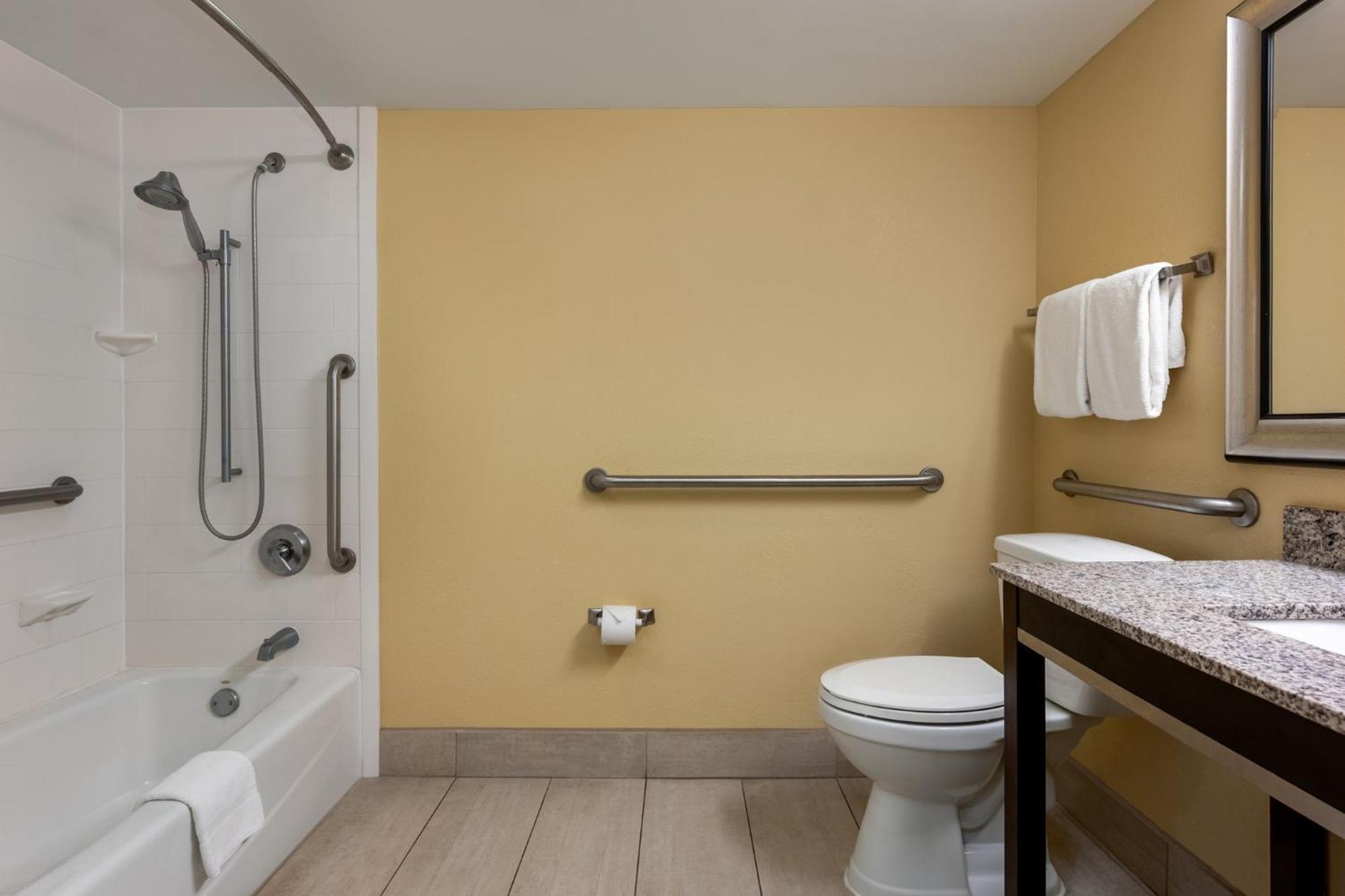 Standard King Room - Communications Accessible