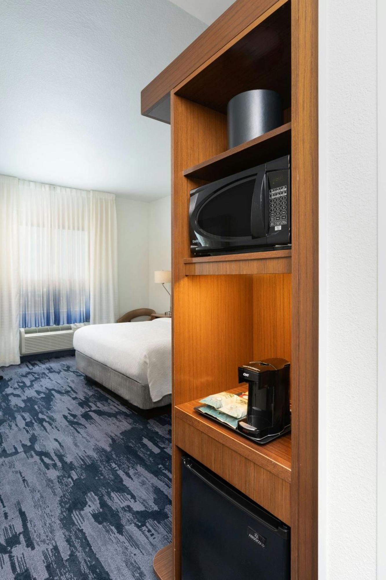 King Room Pool View Roll Shower Mobility Access or Hearing Accessible,1645678800:JPEG